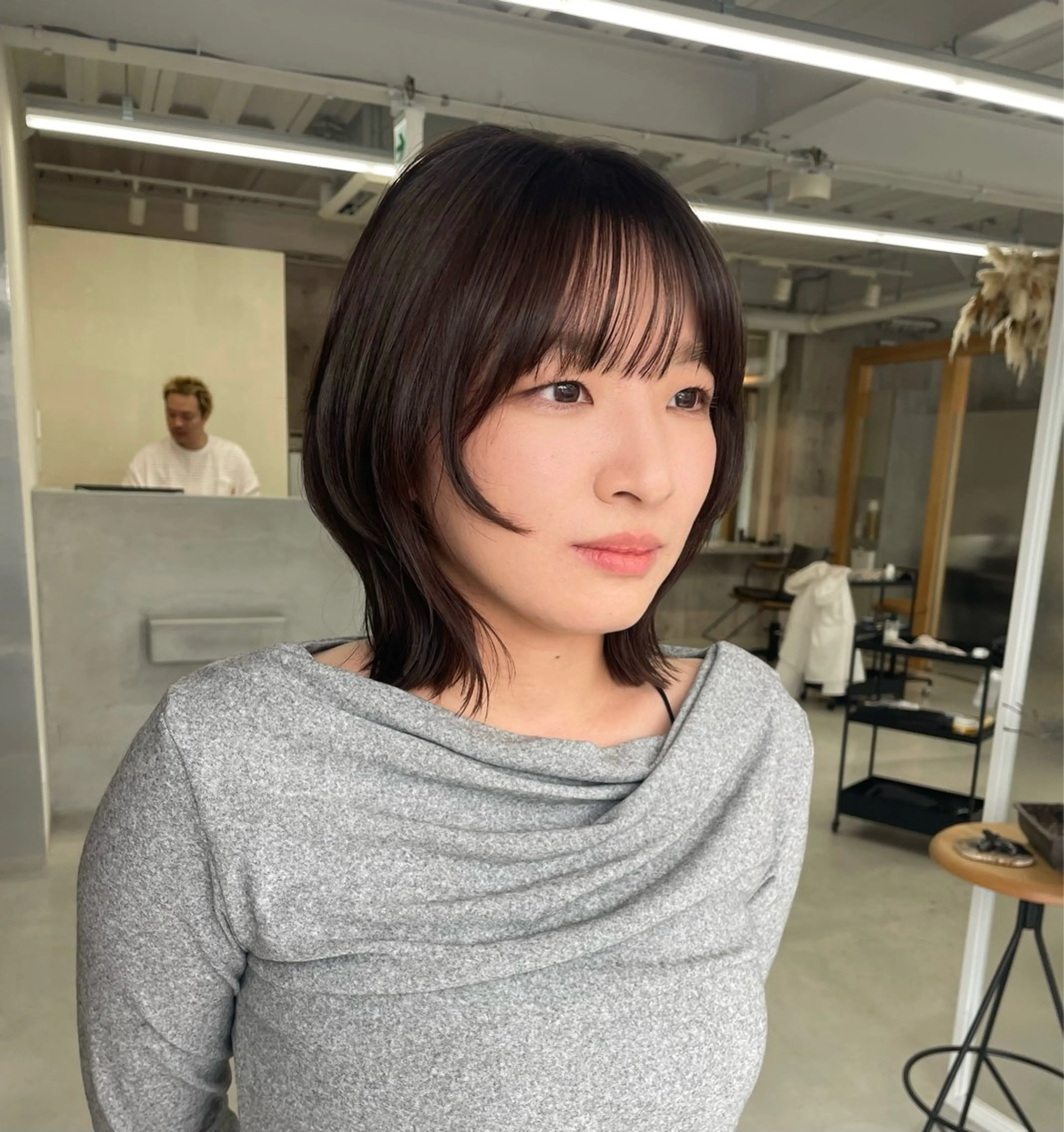 ミディアム くせ毛 顔周りカット カット ヘアカラー 錦 茉李 @lm.mari03のヘアスタイル