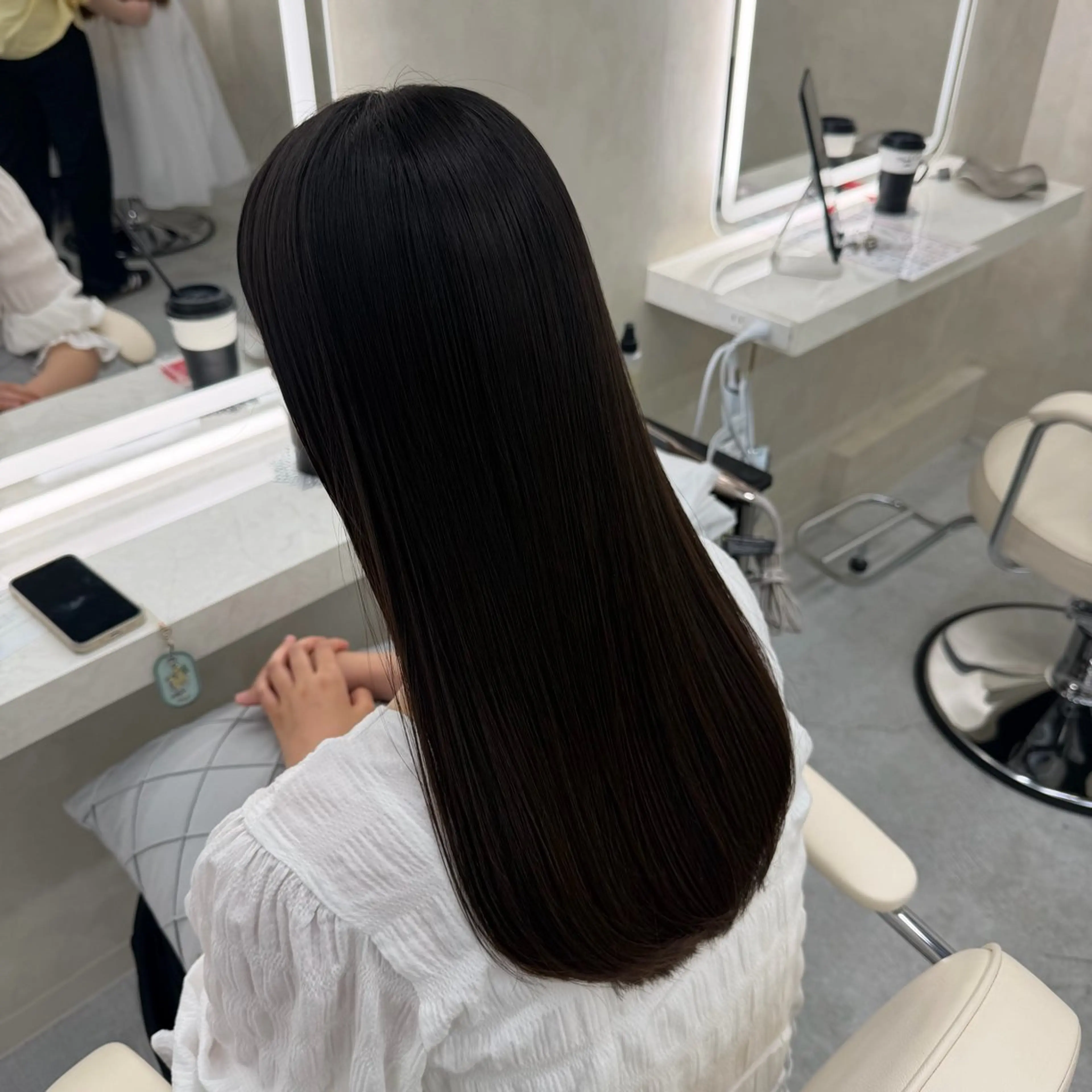 セミロング RINNA /新宿美容師のヘアスタイル