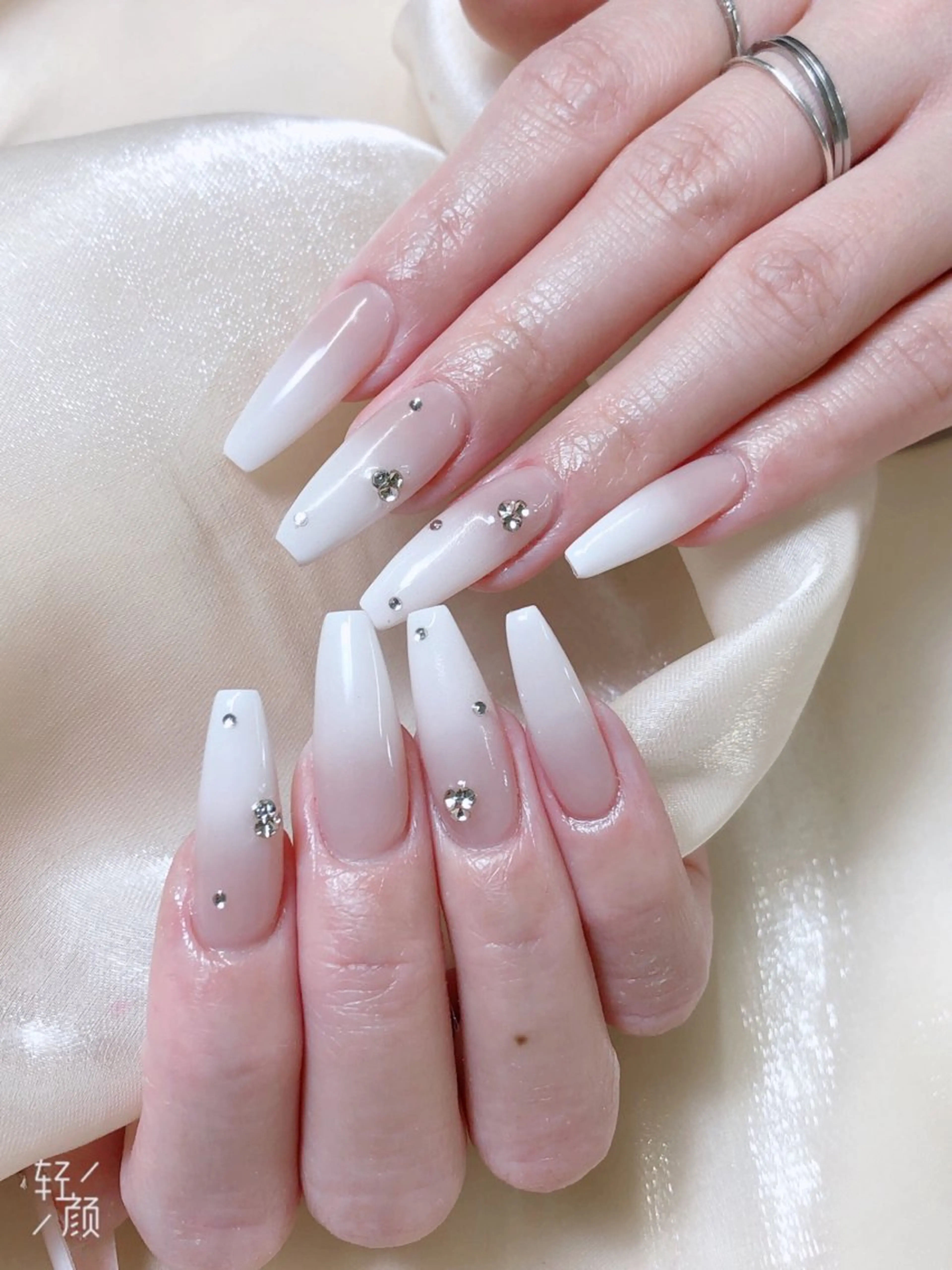 ネイル ハンドネイル LR.ONE ヨウのネイルデザイン