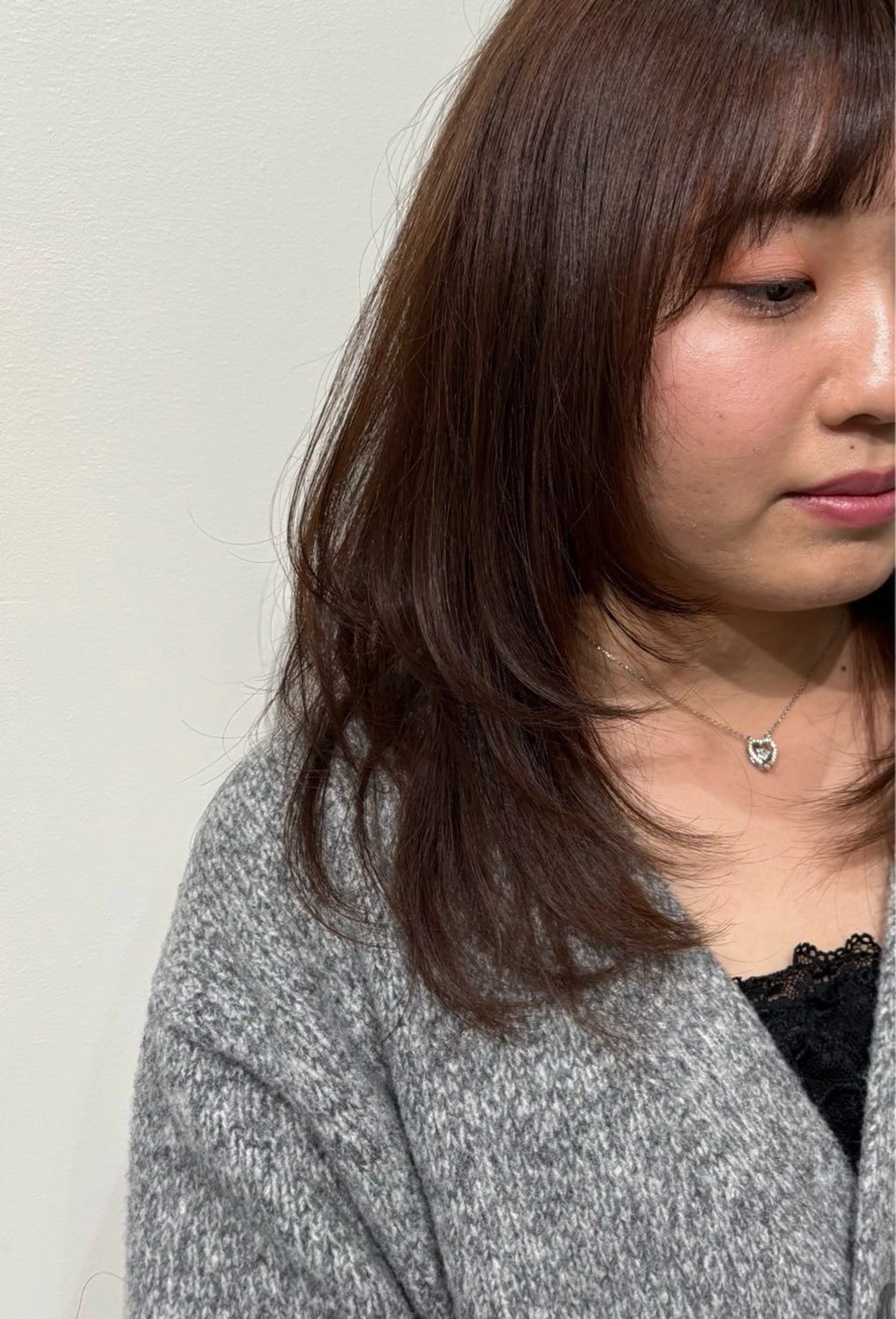 ミディアム 顔周りカット レイヤーカット Noa/レイヤー カット🩵パーマのヘアスタイル