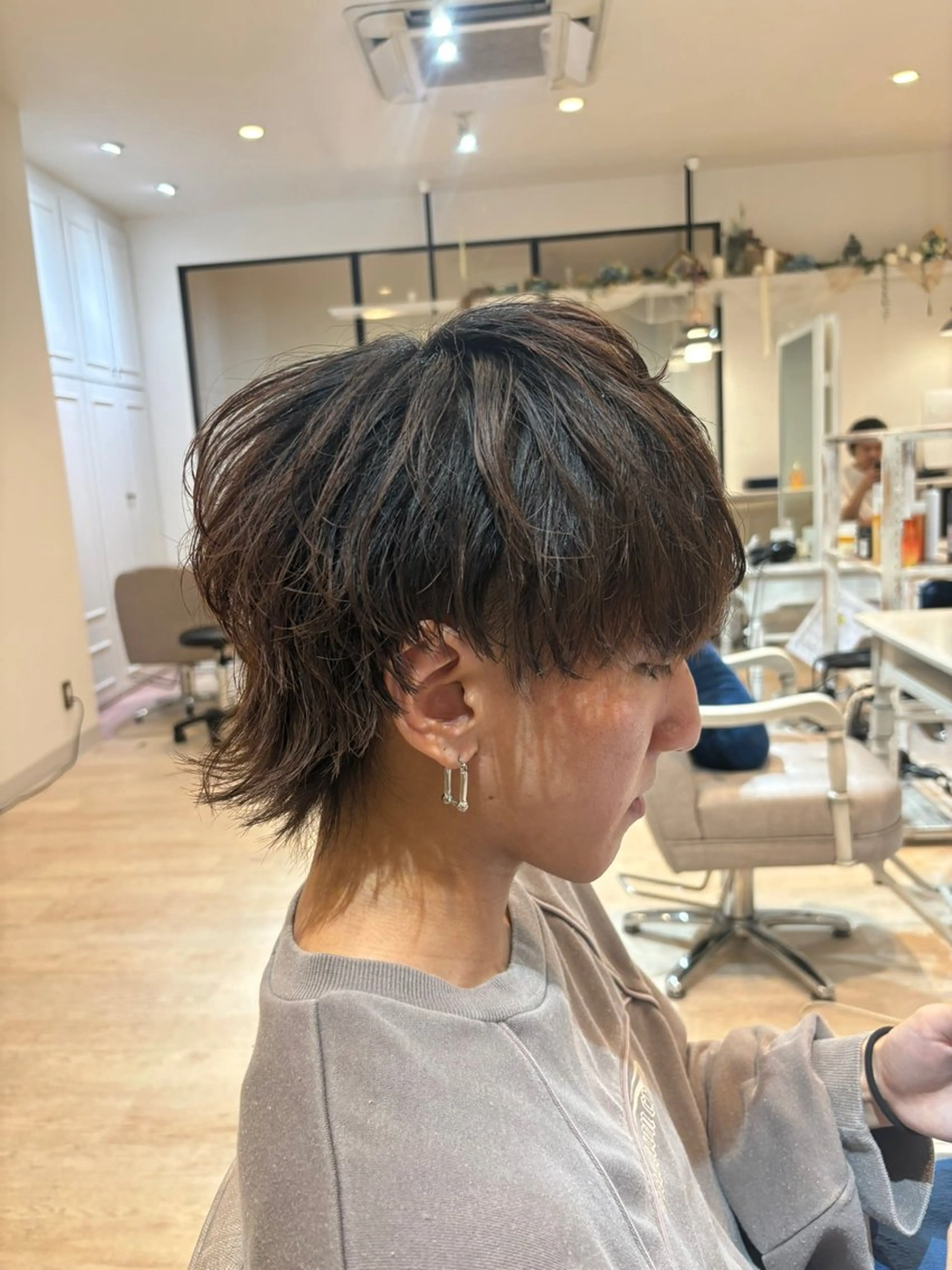 ショート メンズ マッシュウルフ マッシュ メンズウルフカット くびれヘア ウルフカット 折本 遥希のヘアスタイル