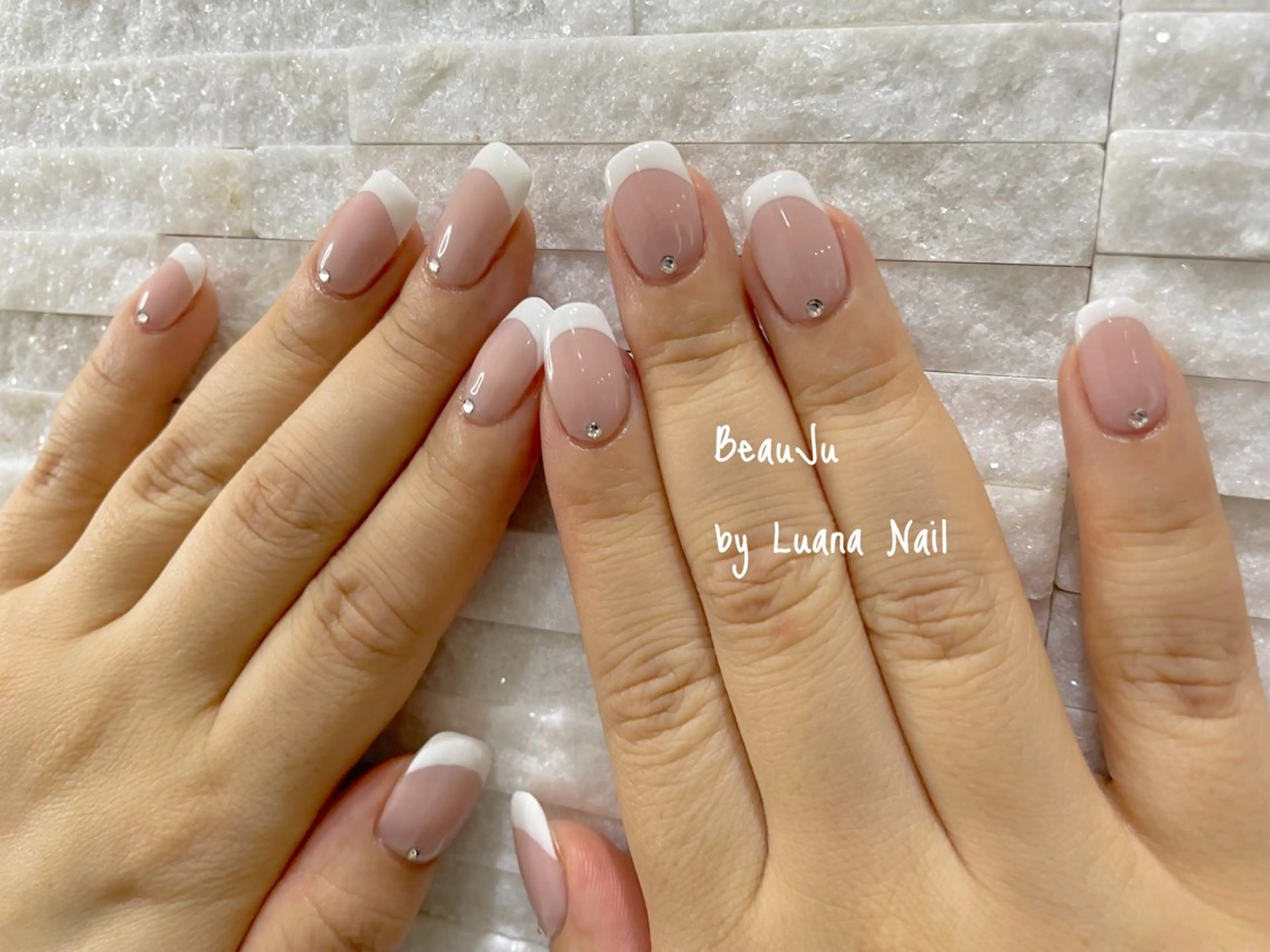 ネイル フレンチネイル ワンカラーネイル ハンドネイル BeauJu by Luana Nailのネイルデザイン