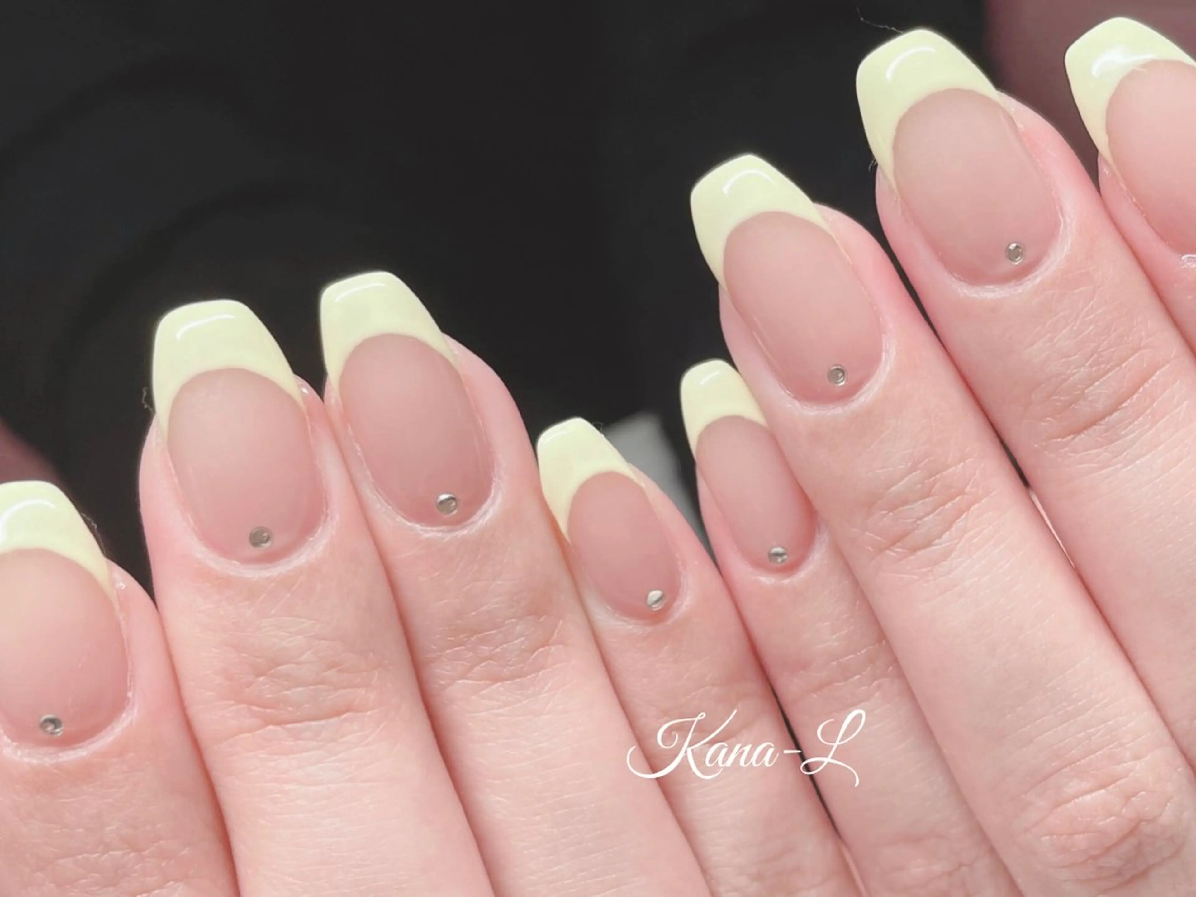 ネイル フレンチネイル ジェルネイル 韓国ネイル パラジェル ワンホンネイル 芦辺 香奈のネイルデザイン