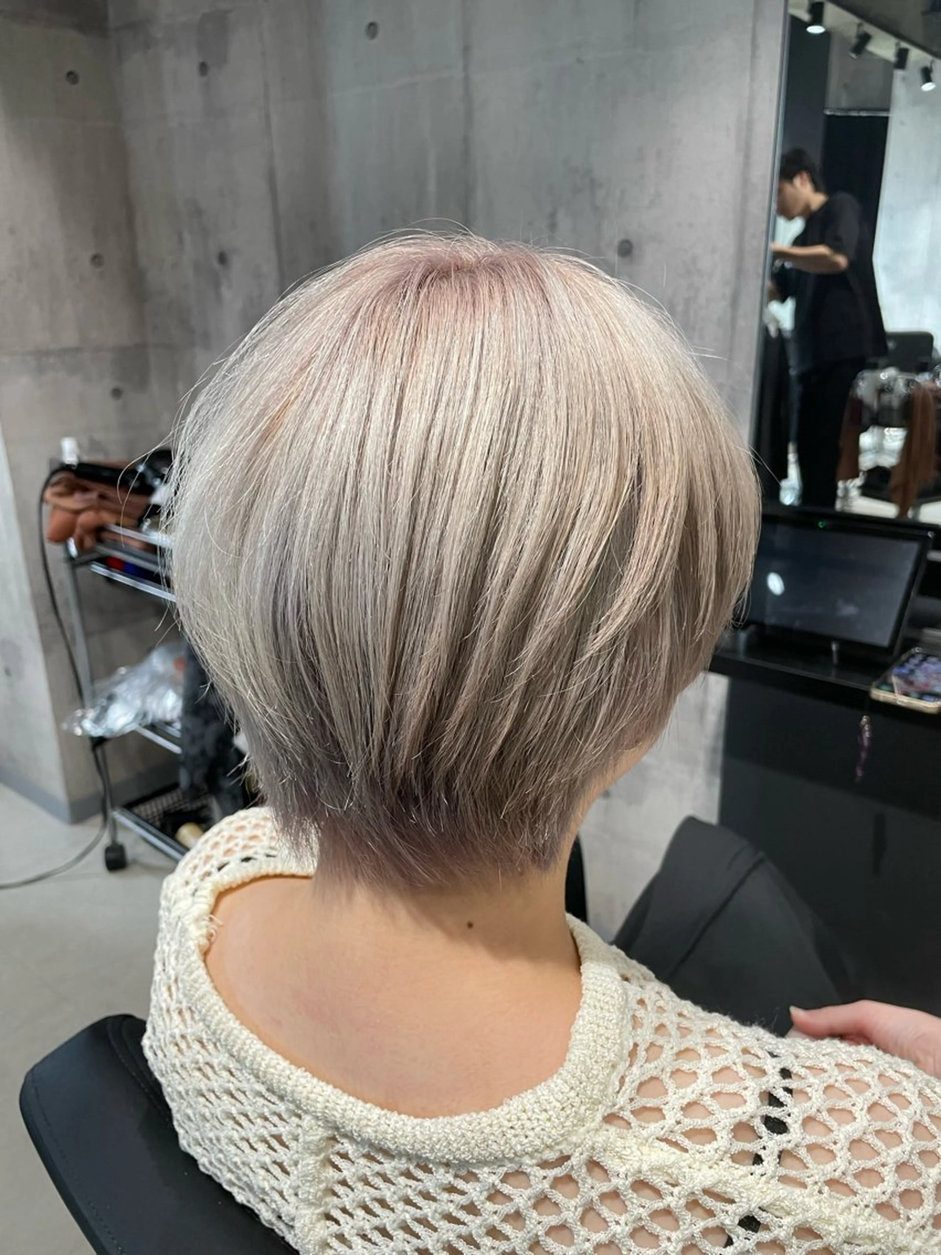 ショート カラー カット ヘアカラー _WHITE / KENTOのヘアスタイル