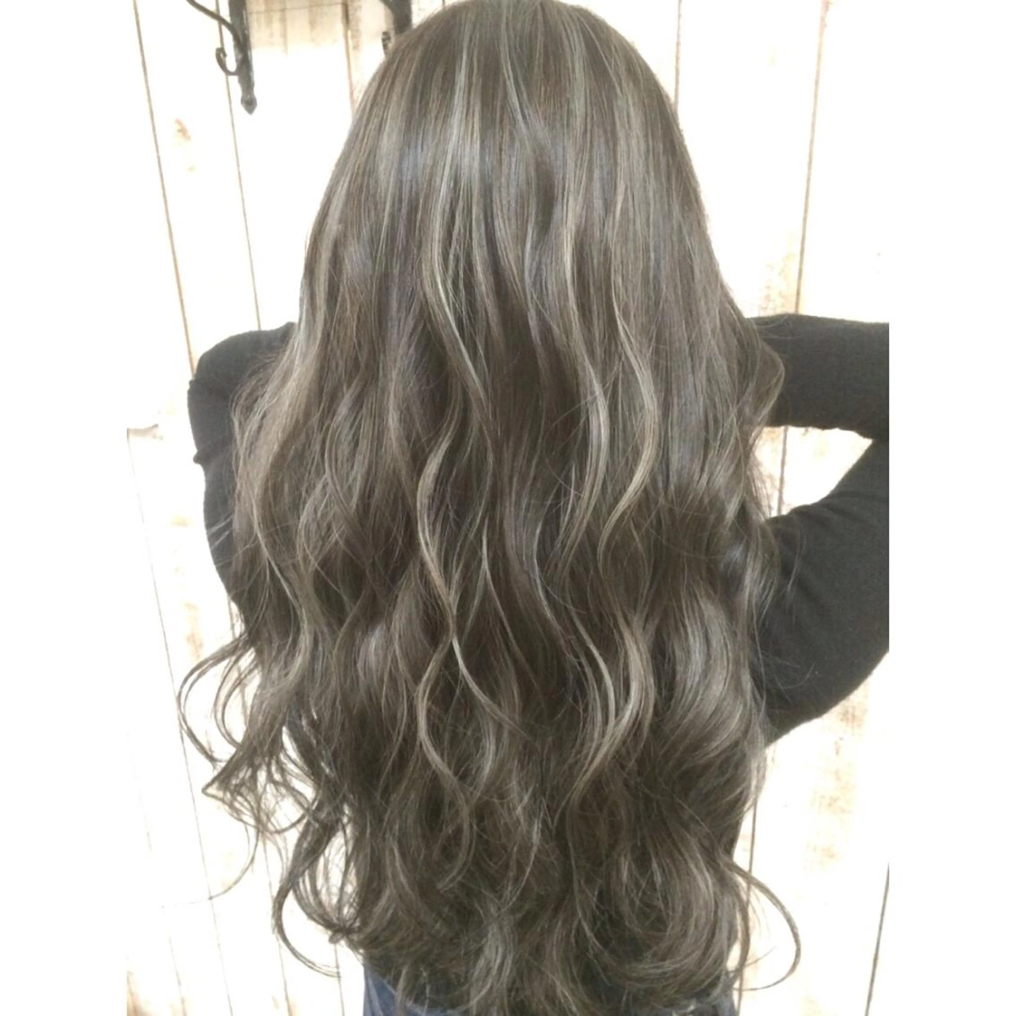 ロング カラー 井上 一平のヘアスタイル