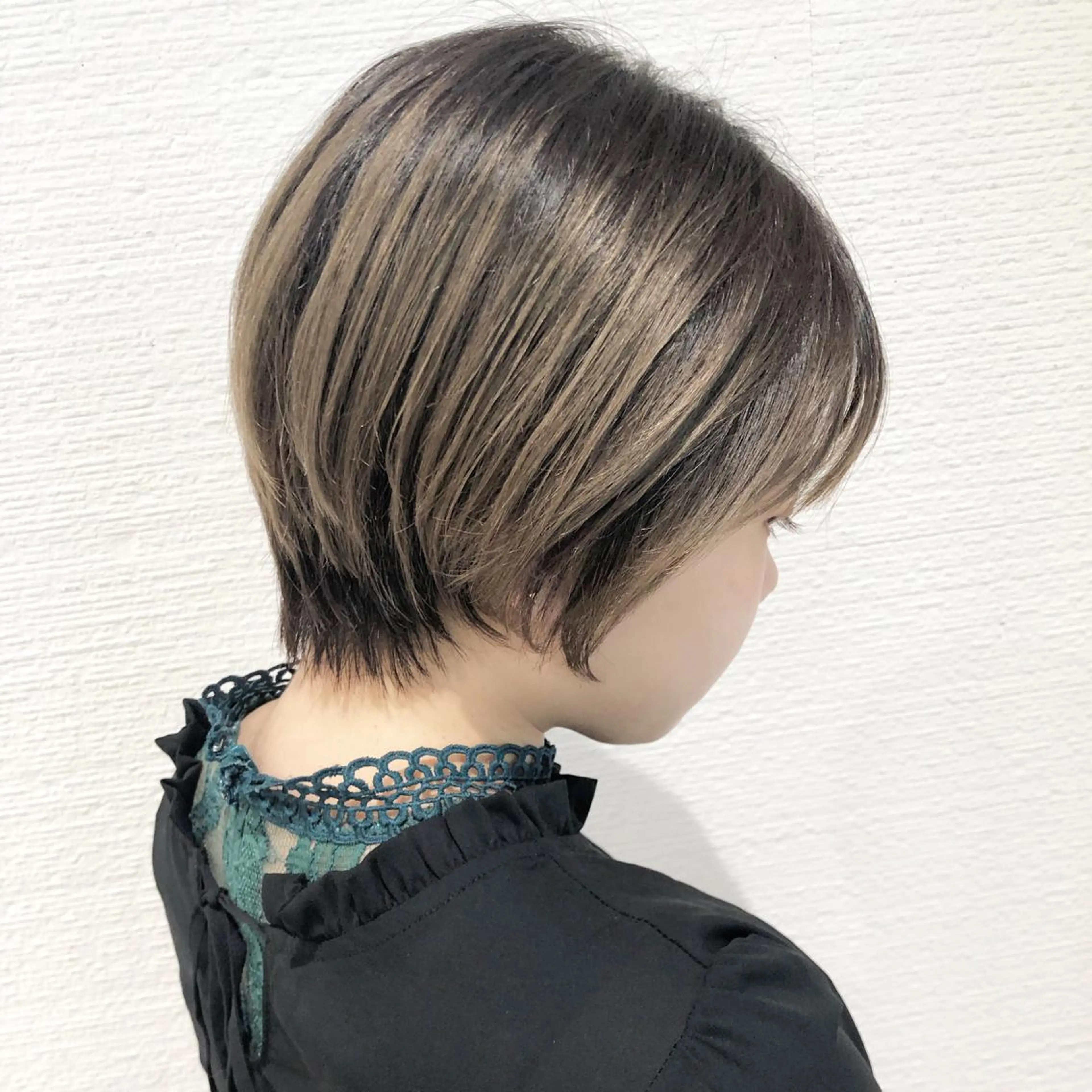 ショート カラー 三鷹で1番ショート ボブをカットする新谷のヘアスタイル