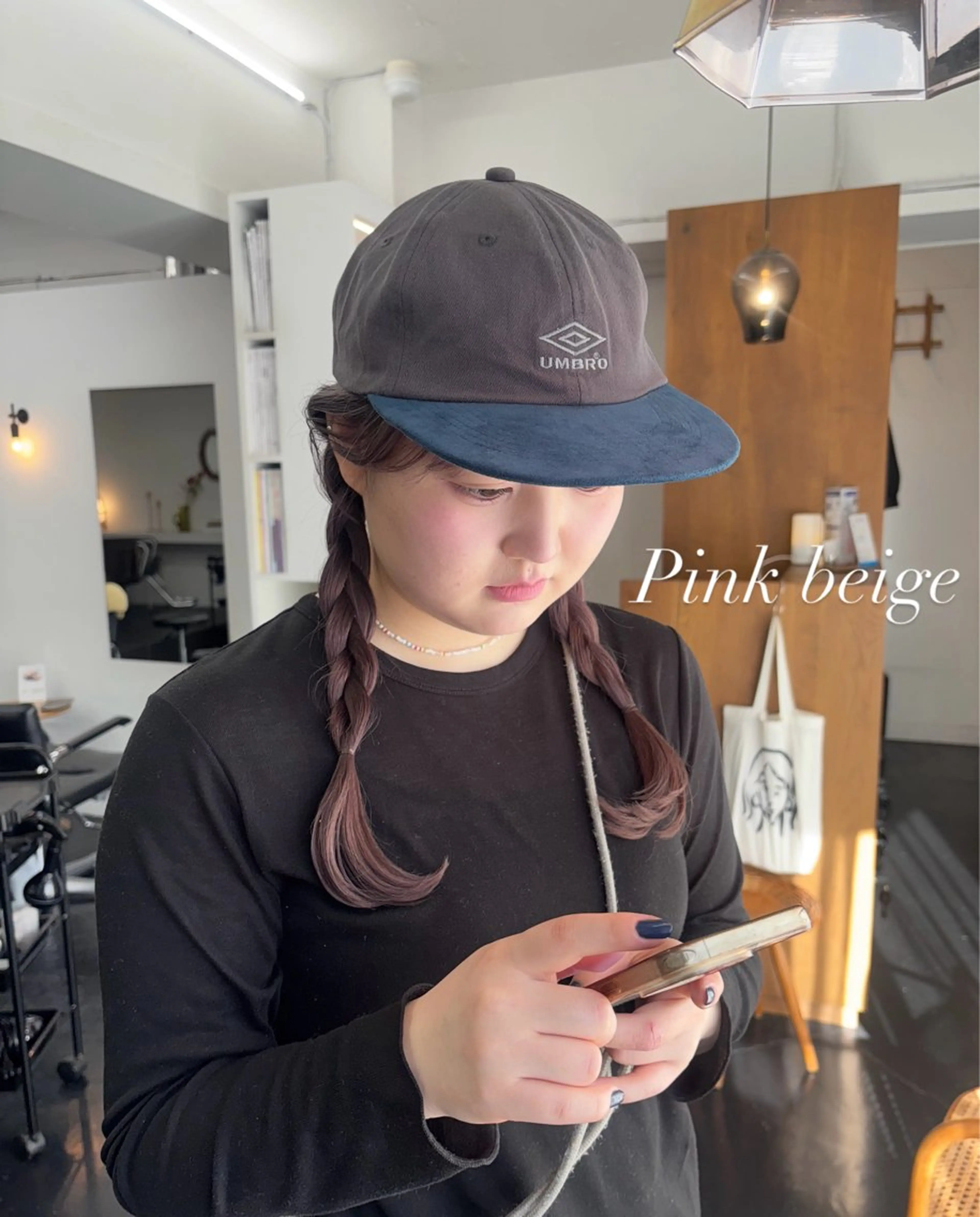 ロング カラー ベージュカラー ブリーチ ハイトーンカラー ピンクカラー ピンクベージュ 【ヤマザキアヤメ】 パーマモデル様募集中のヘアスタイル