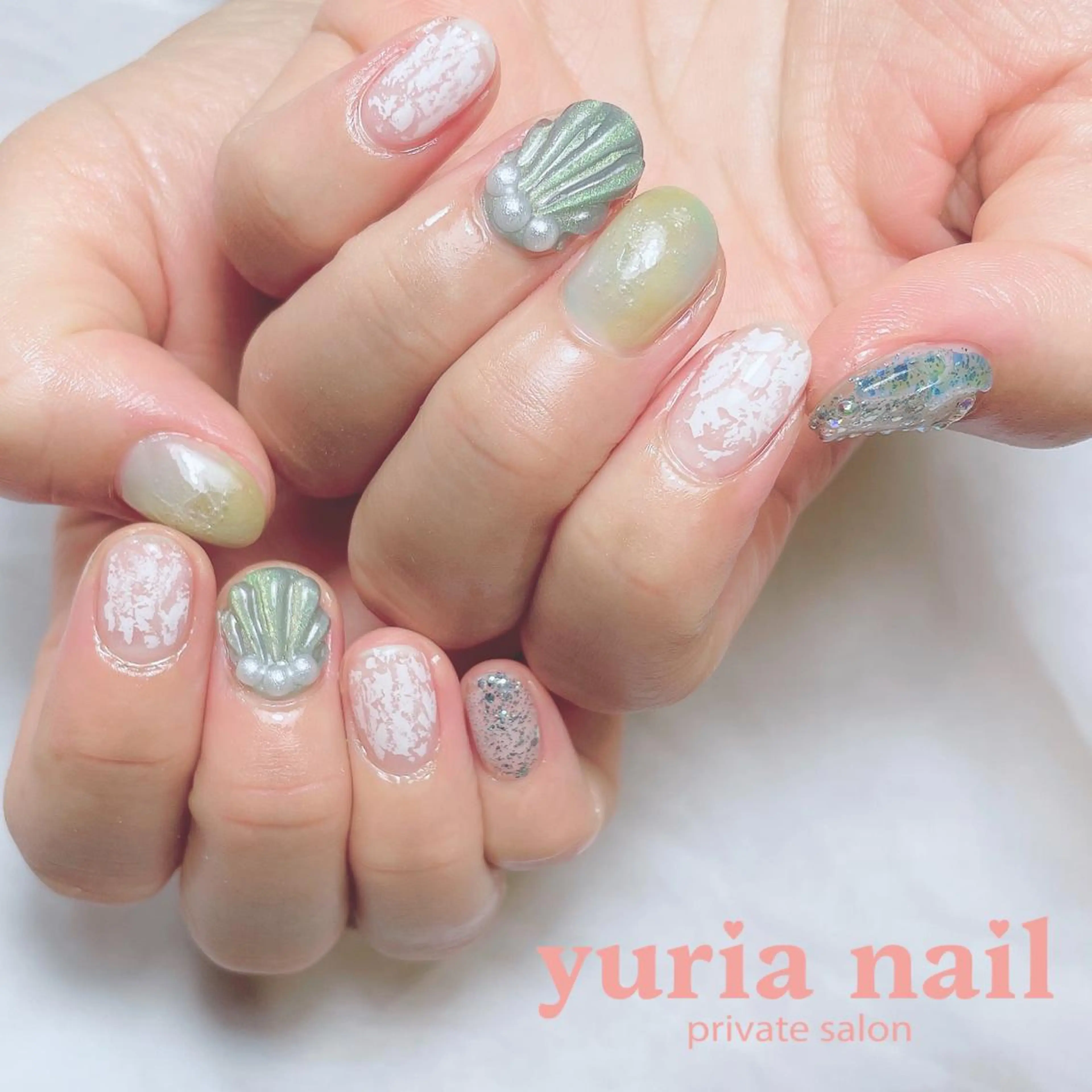 ネイル ジェルネイル グリーン 黄色 ハンドネイル 小林 ゆりあのネイルデザイン