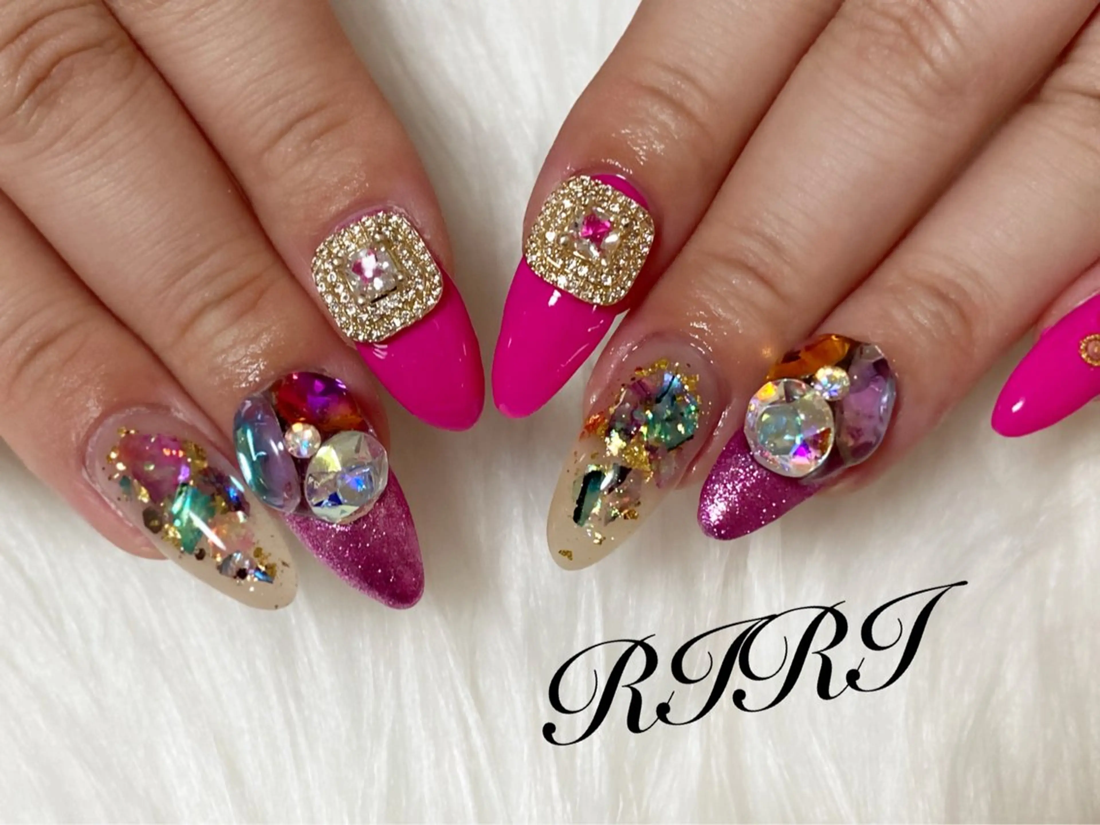 ネイル フラッシュネイル ジェルネイル キラキラネイル 韓国ネイル ピンク ハンドネイル riri オーナーのネイルデザイン