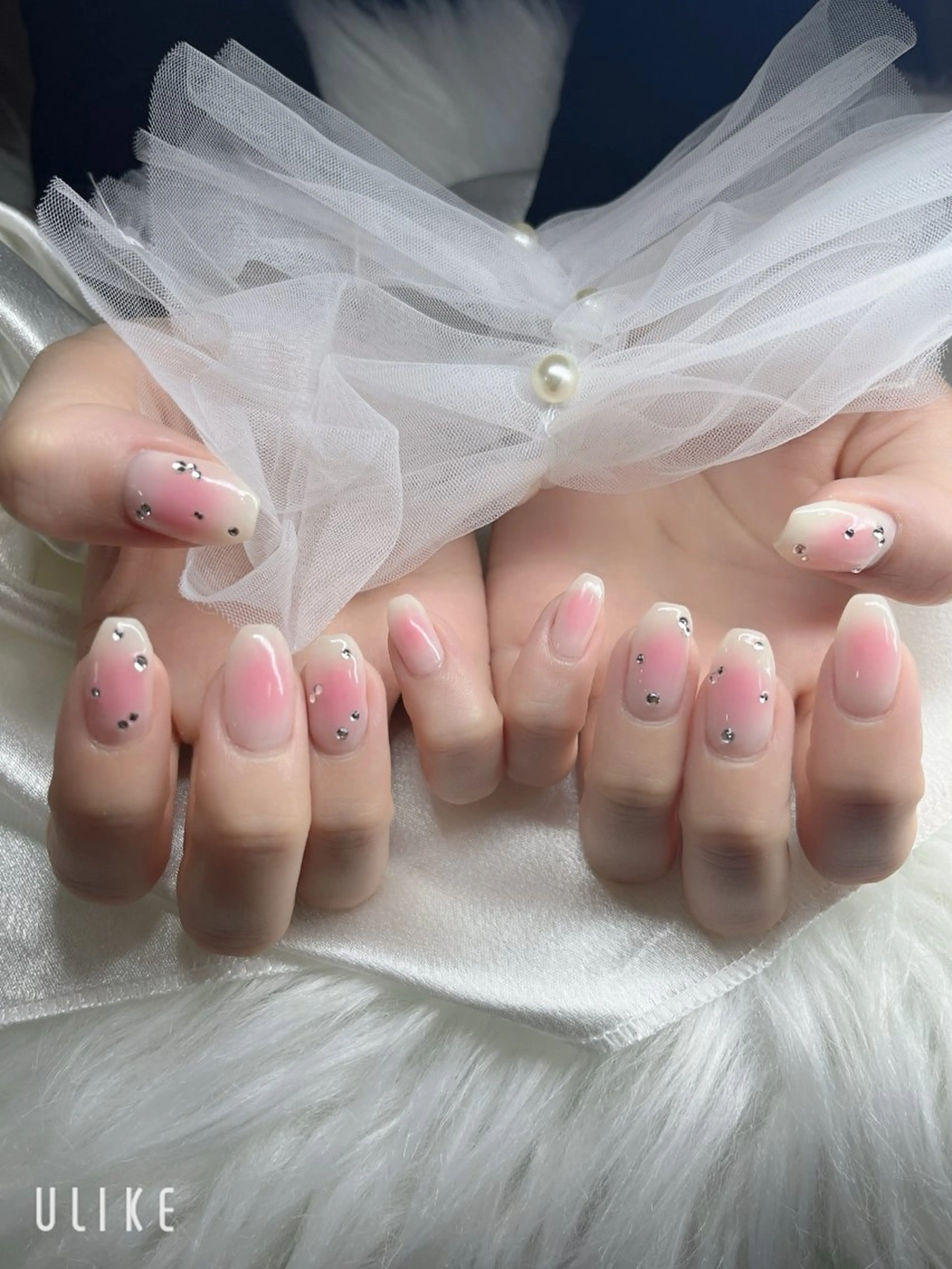 ネイル ストーンネイル ハンドネイル YOLO NAILのネイルデザイン