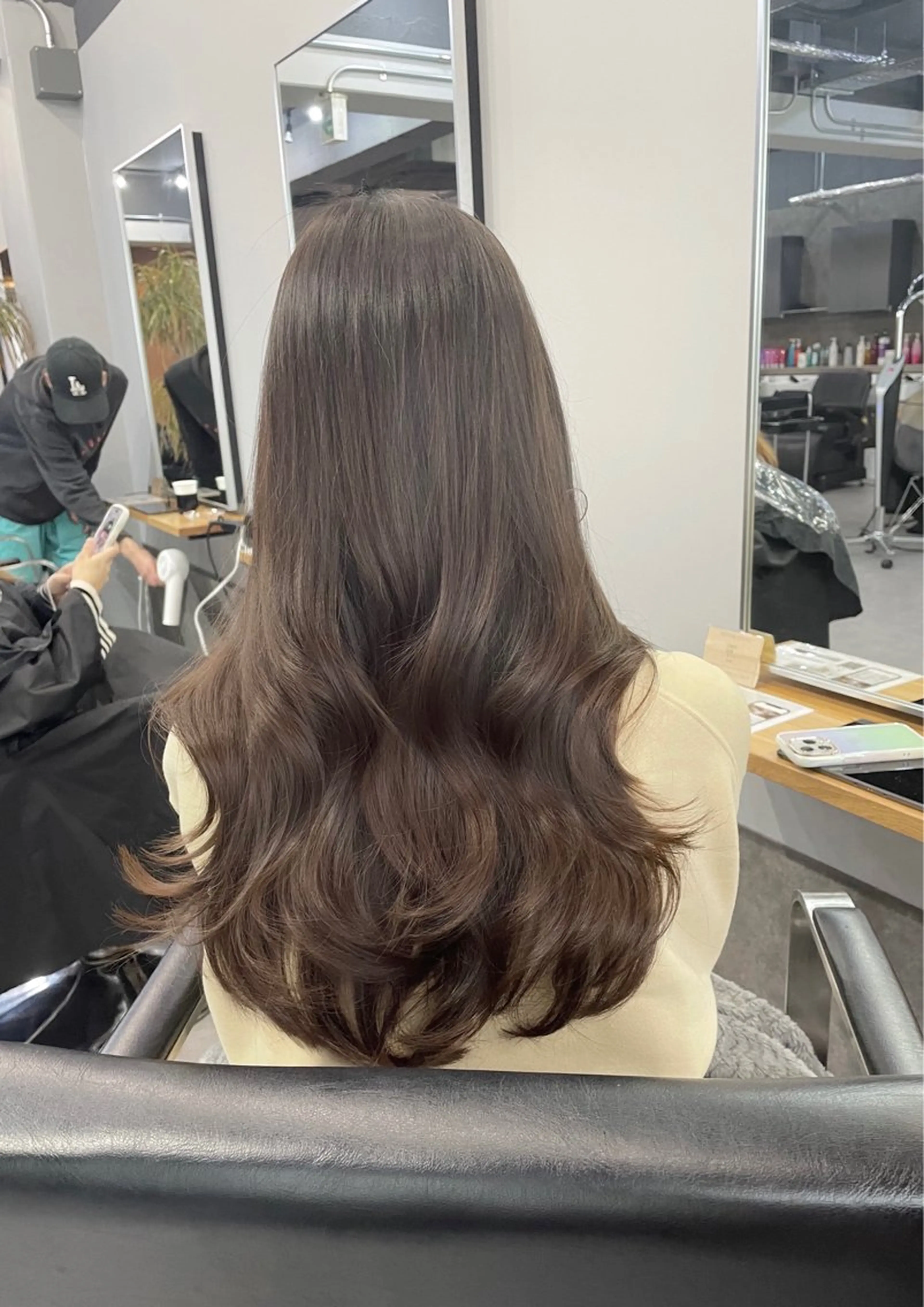 ミディアム カラー カット ヘアカラー トリートメント 西村あきや トレンド韓国ヘアのヘアスタイル