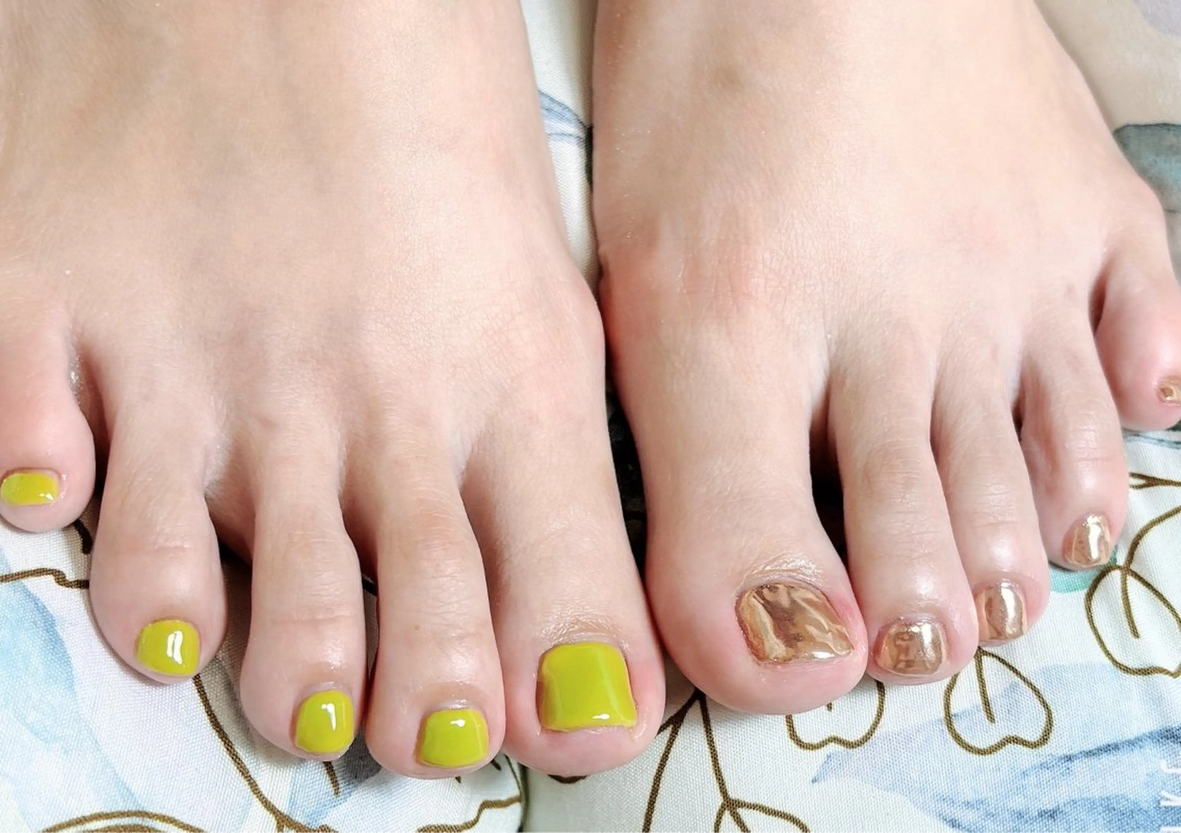 ネイル ミラーネイル ピスタチオネイル フットネイル mi hoのネイルデザイン