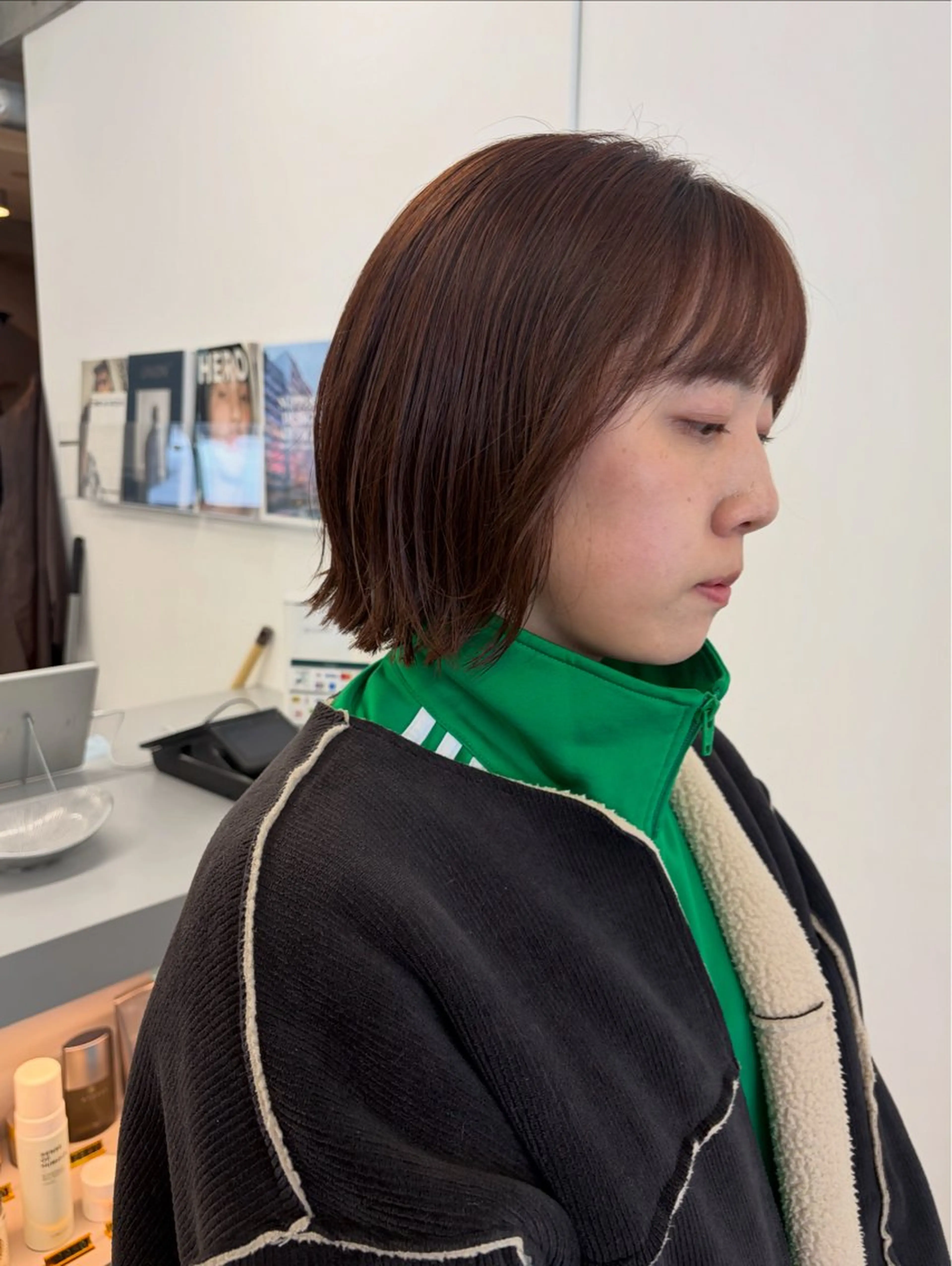 ショート カラー 切りっぱなしボブ ベージュカラー ブリーチ 透明感カラー グレージュ カット ヘアカラー トリートメント cana 札幌レイヤースタイルのヘアスタイル