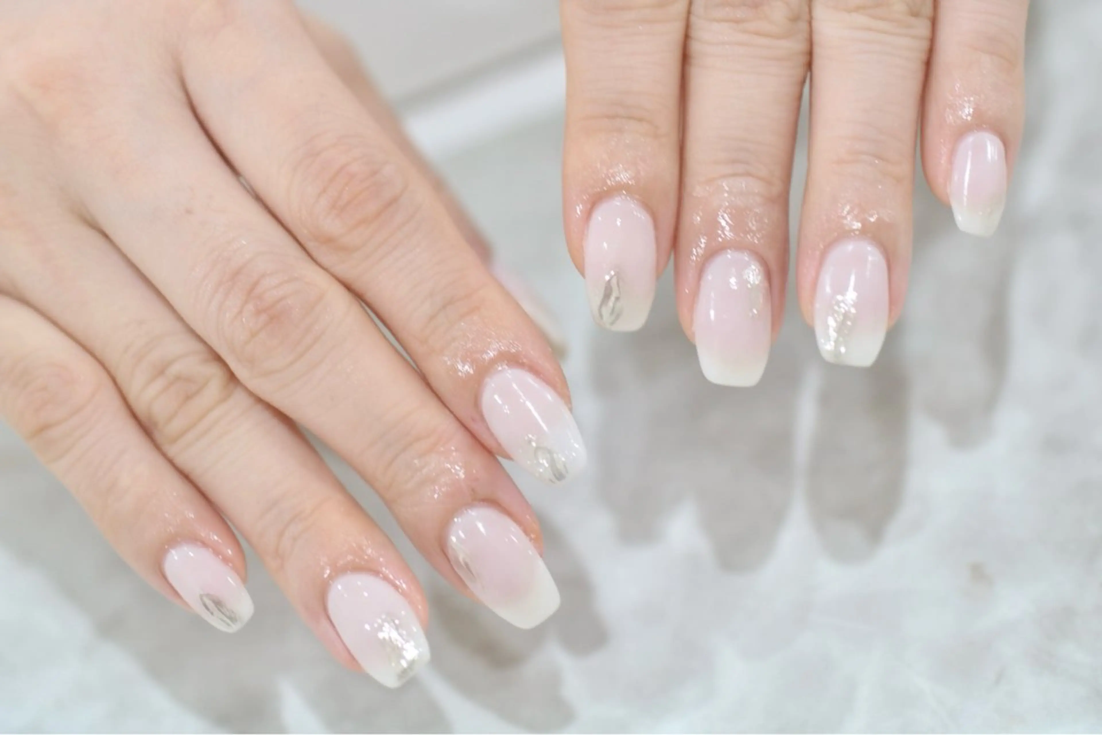 ネイル ミラーネイル ワンカラーネイル ハンドネイル Leonie やまざきのネイルデザイン