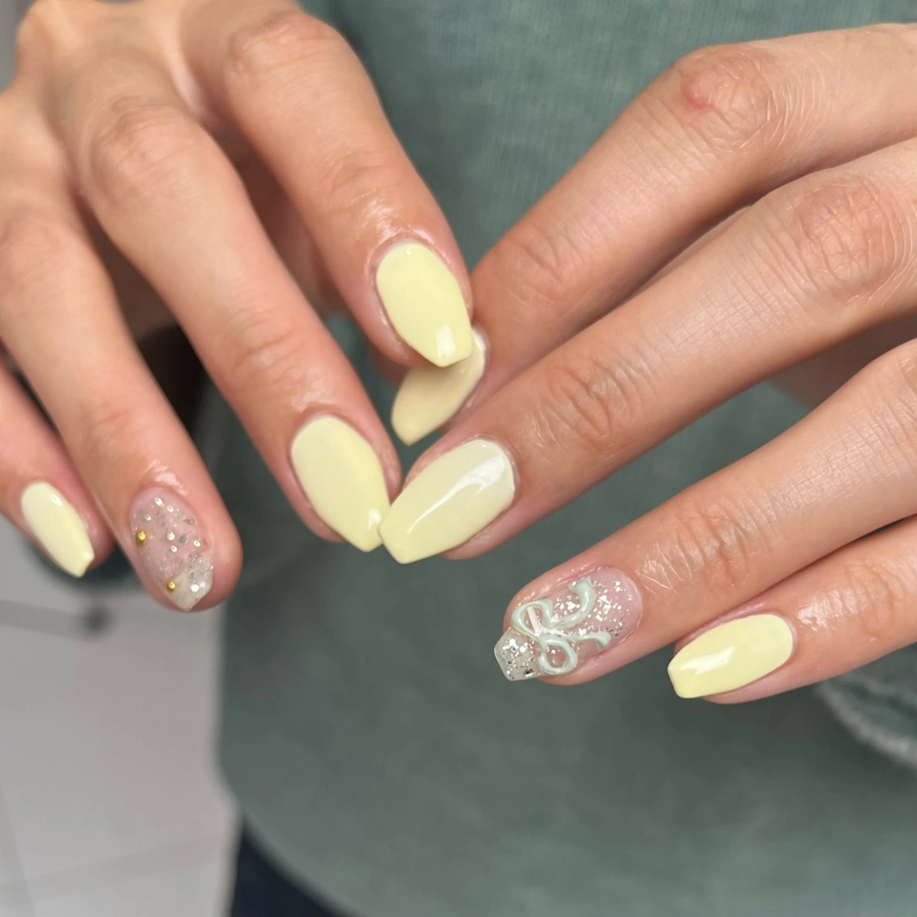 ネイル 春ネイル 黄色 ハンドネイル CLALA MIYUのネイルデザイン