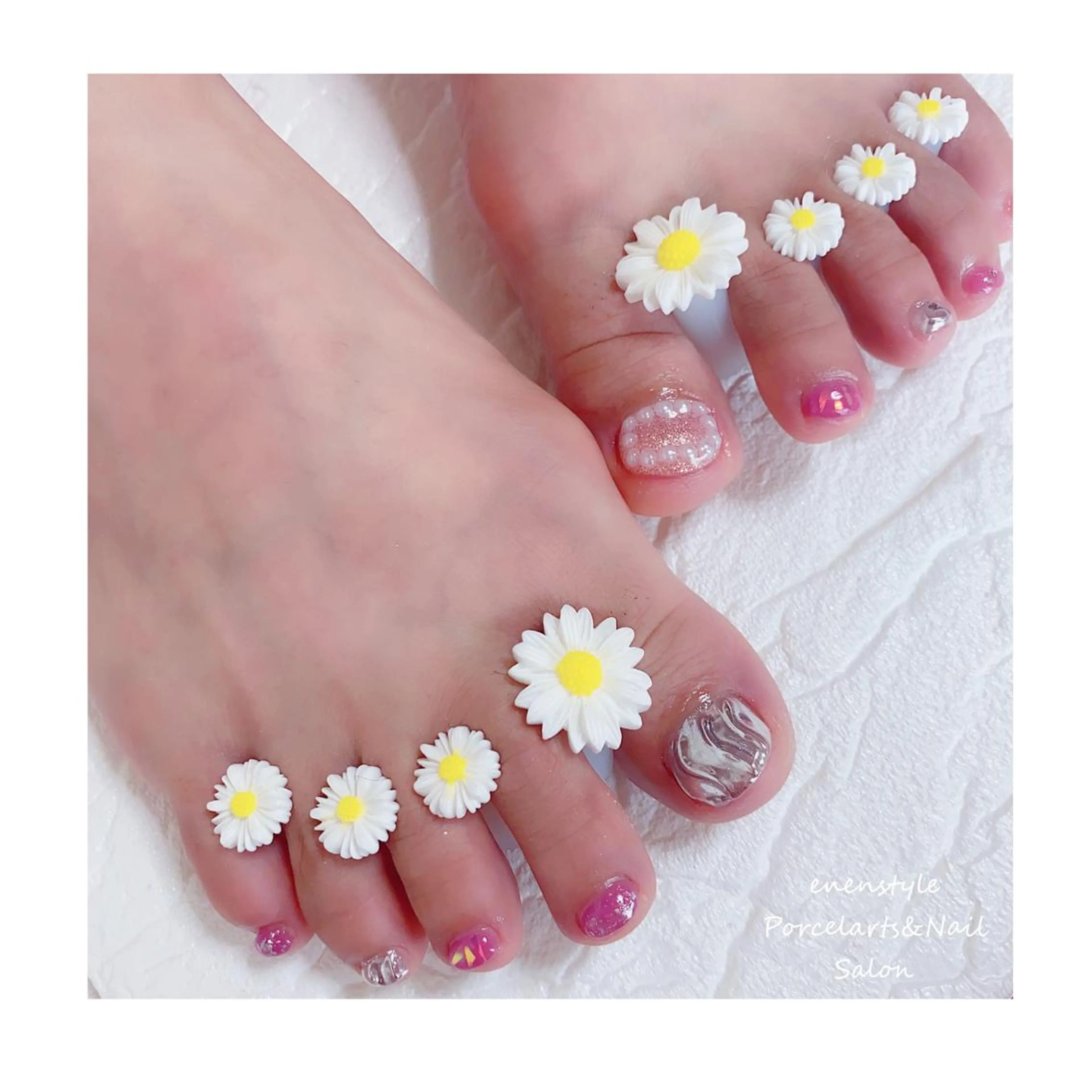 ミディアム ネイル ハンドネイル フットネイル 👑enen style👑のネイルデザイン