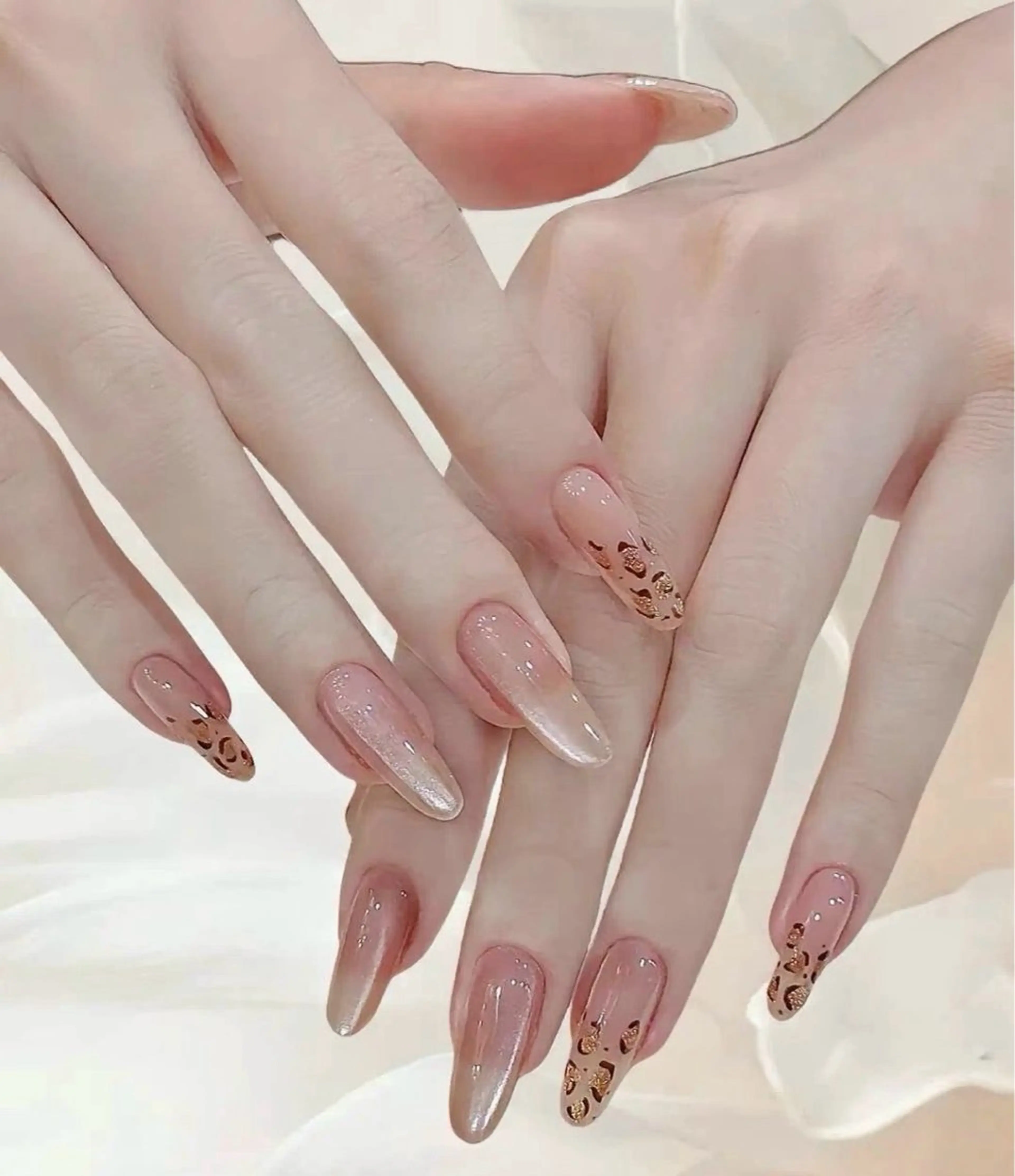 ネイル チークネイル 長さ出し フラワーネイル フレンチネイル ガーリー SunNail池袋駅 ワンホンネイルのネイルデザイン