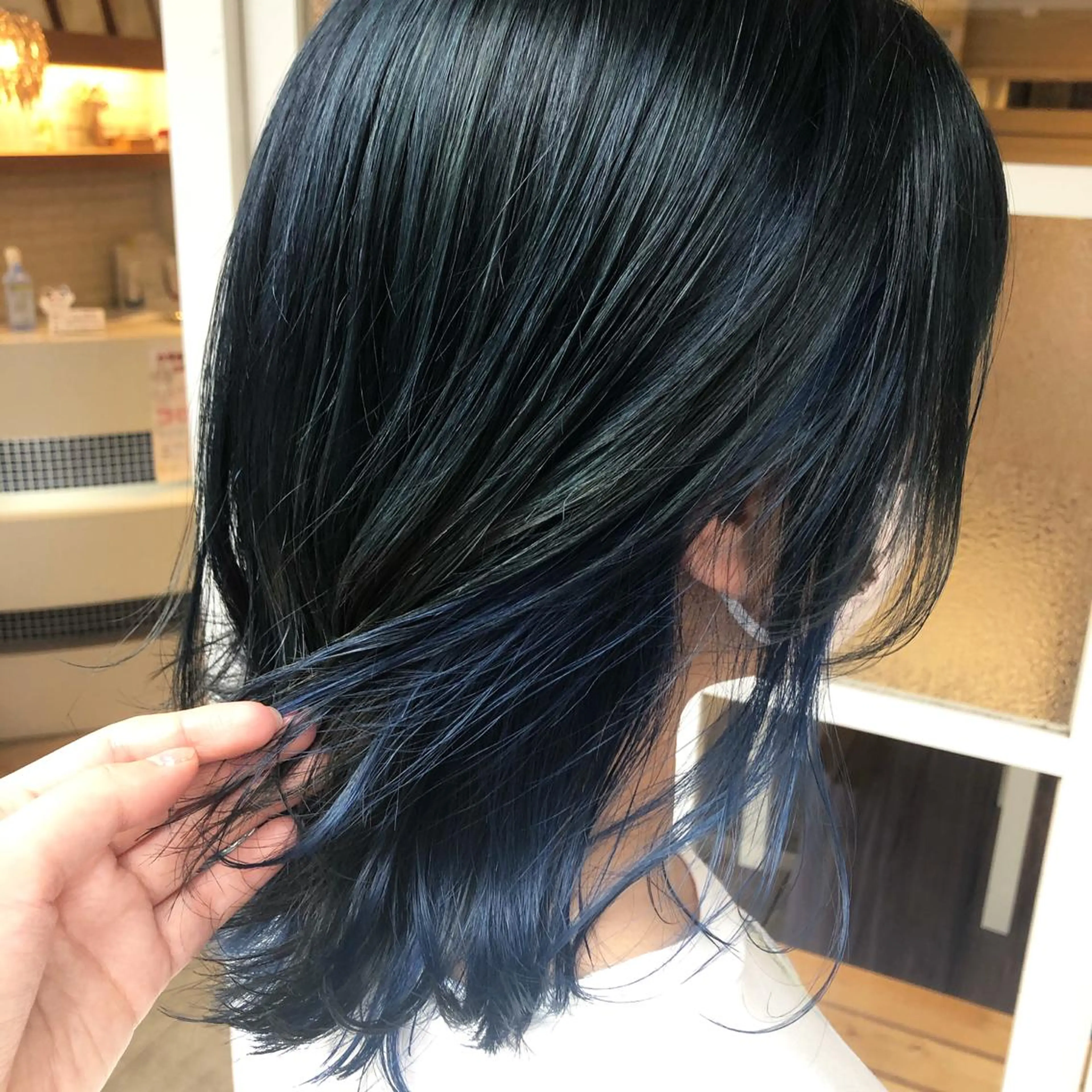 ミディアム カラー ブルーカラー ネイビーカラー カット ヘアカラー 西村 有紗のヘアスタイル