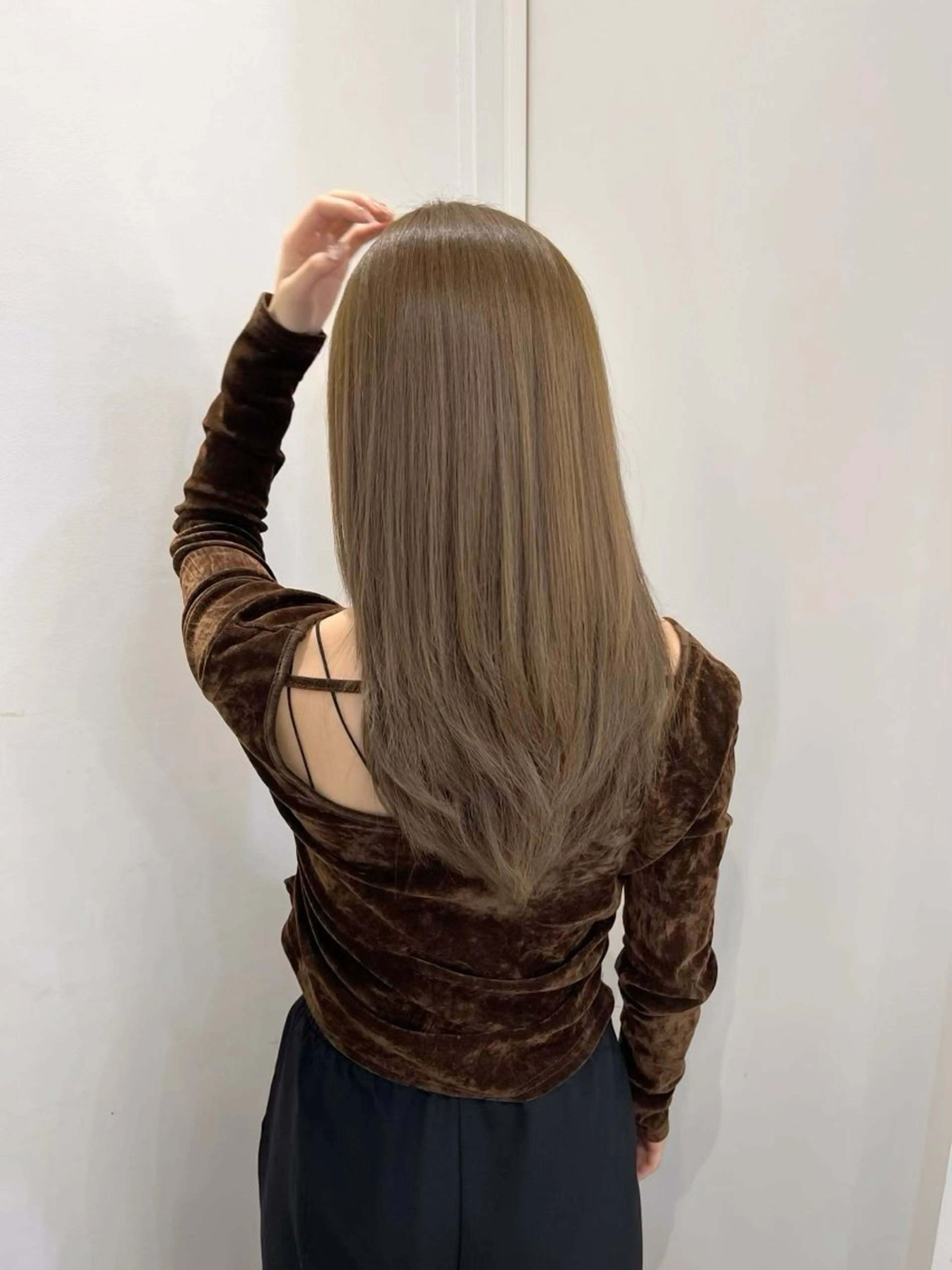 ロング ヘアカラー トリートメント ブリーチなしカラー /ベージュカラーのヘアスタイル