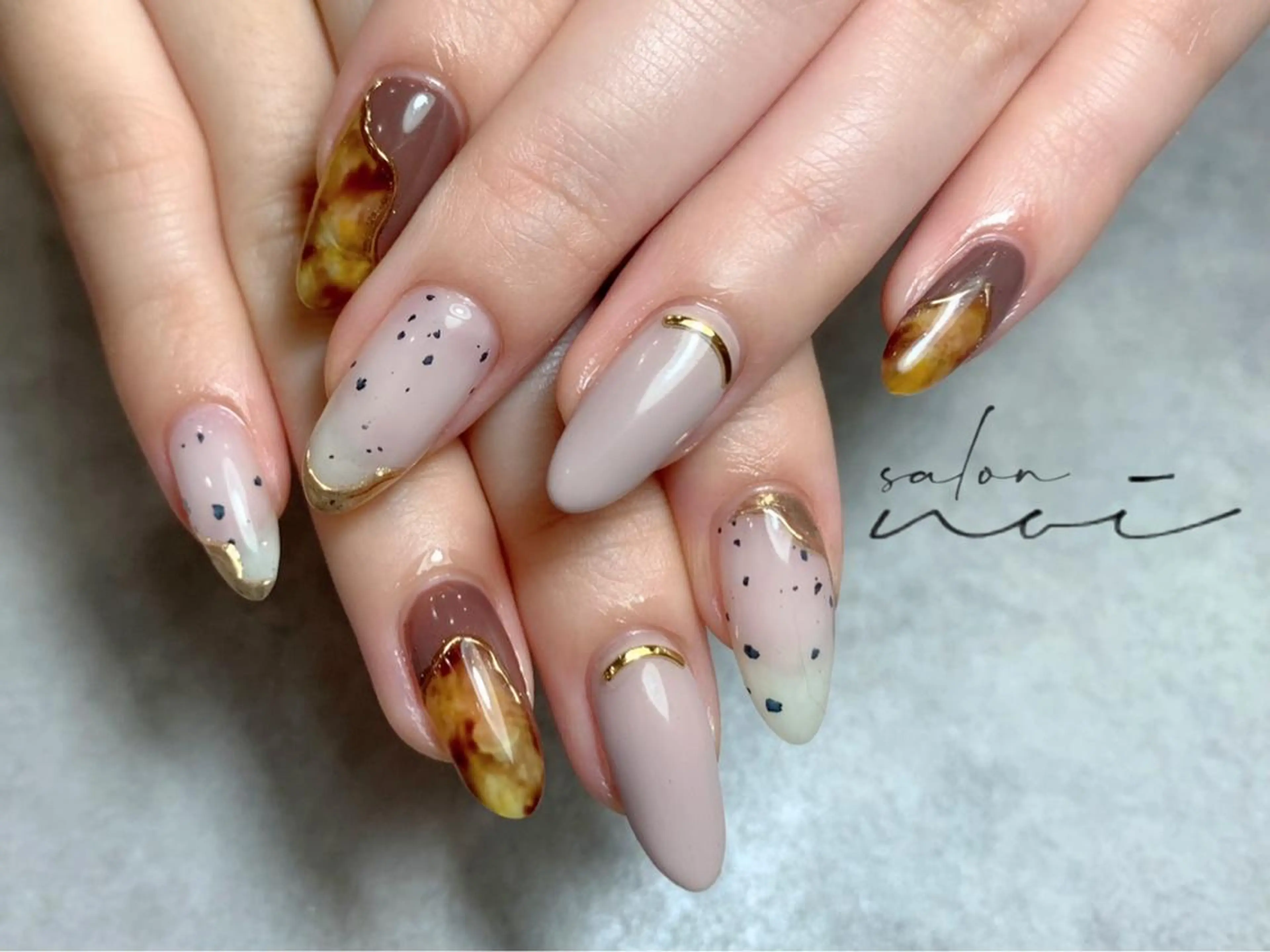 ネイル べっ甲ネイル salon noiのネイルデザイン