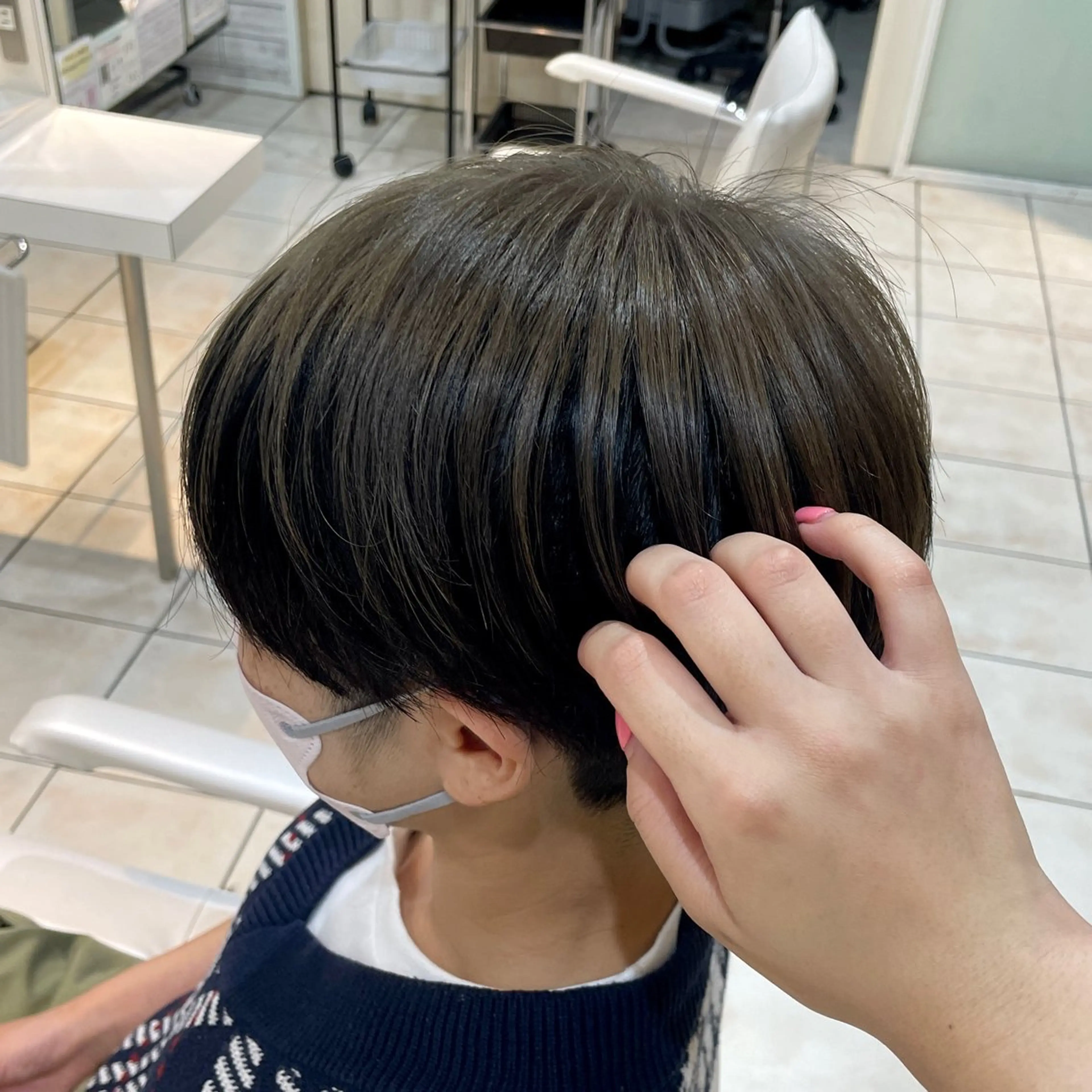 ショート カラー ブリーチ シルバー ショートヘア ブリーチ/ヘアセット 【𝙍𝙞𝙣𝙤】のヘアスタイル