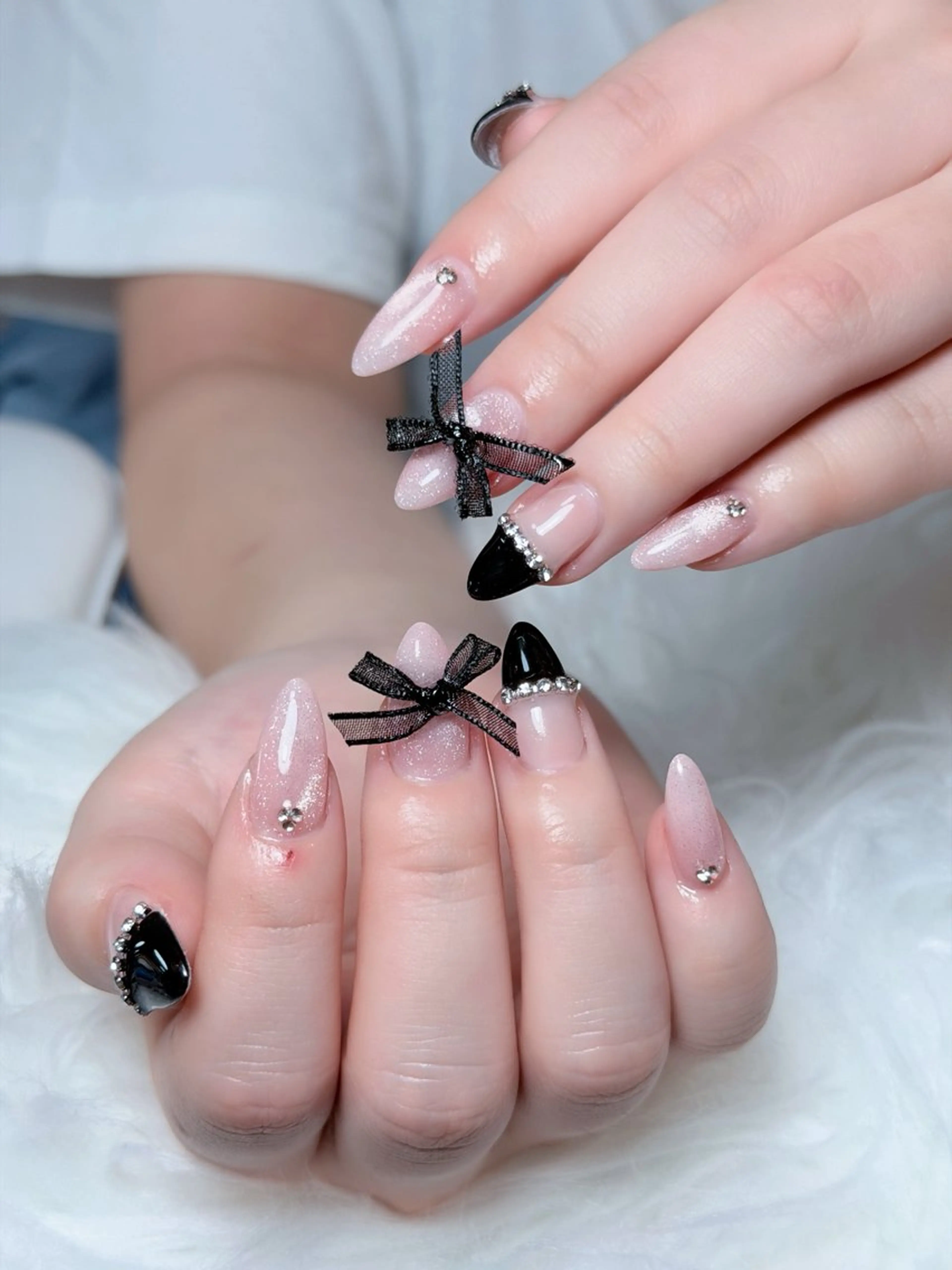 ネイル チークネイル ドット フレンチネイル グラデーション ハート ハンドネイル ハンドケア Eli Nails 新宿のネイルデザイン