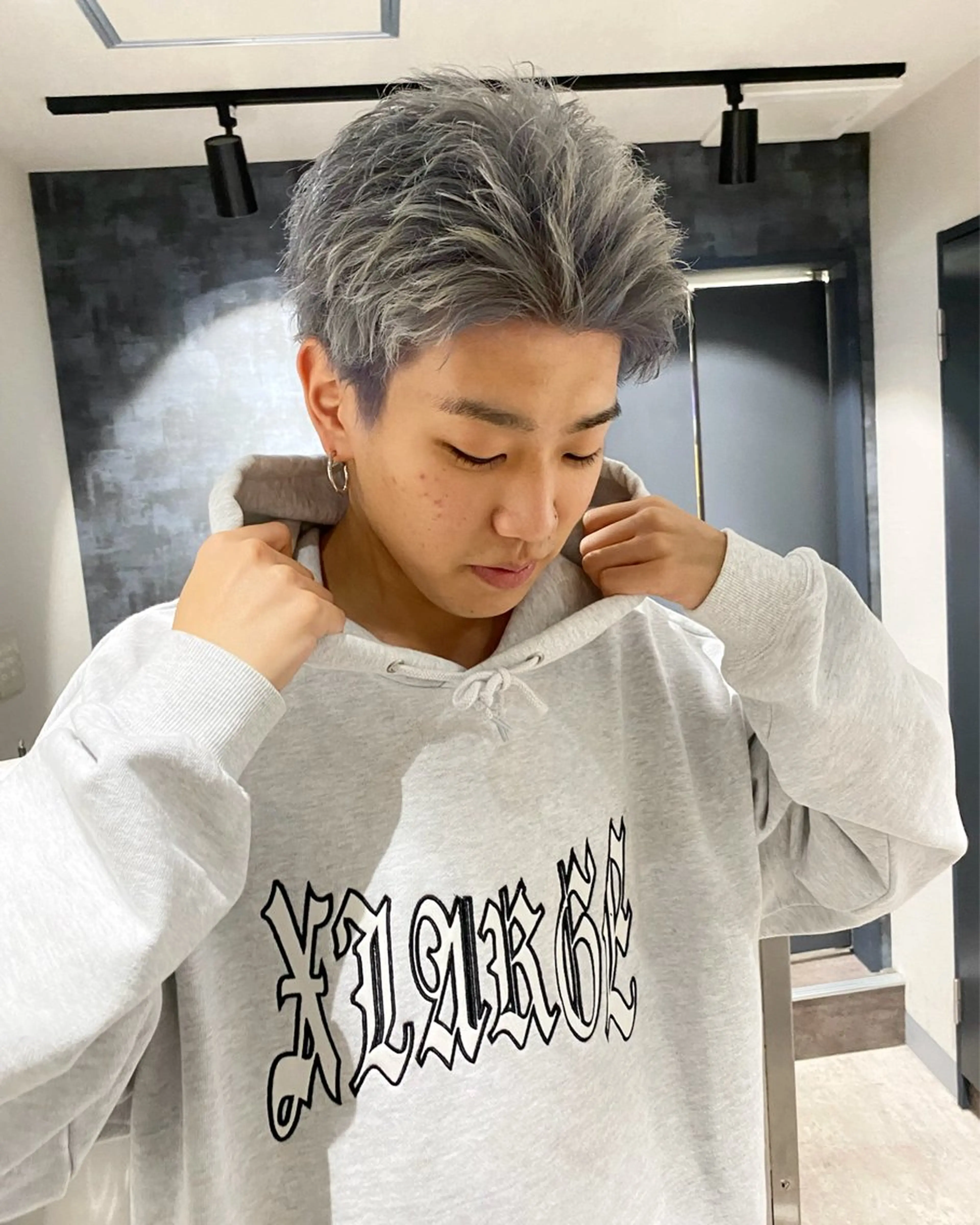 ショート カラー メンズ メンズブリーチ ブリーチ シルバー ⚡️ショート特化⚡️ ATARUのヘアスタイル