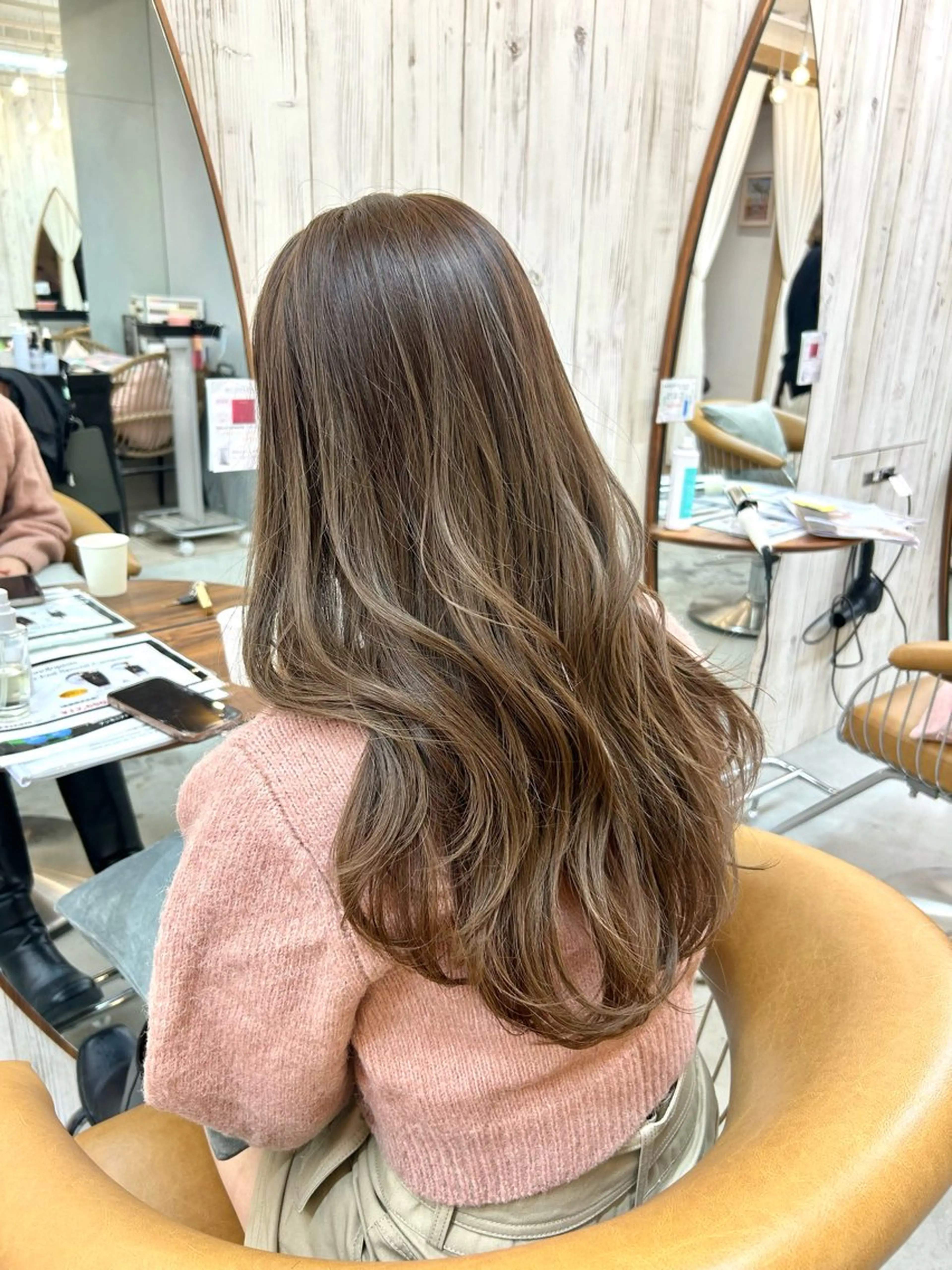 ロング カット ヘアカラー トリートメント 🩵縮毛矯正/ブリー チ/髪質改善/いつかのヘアスタイル