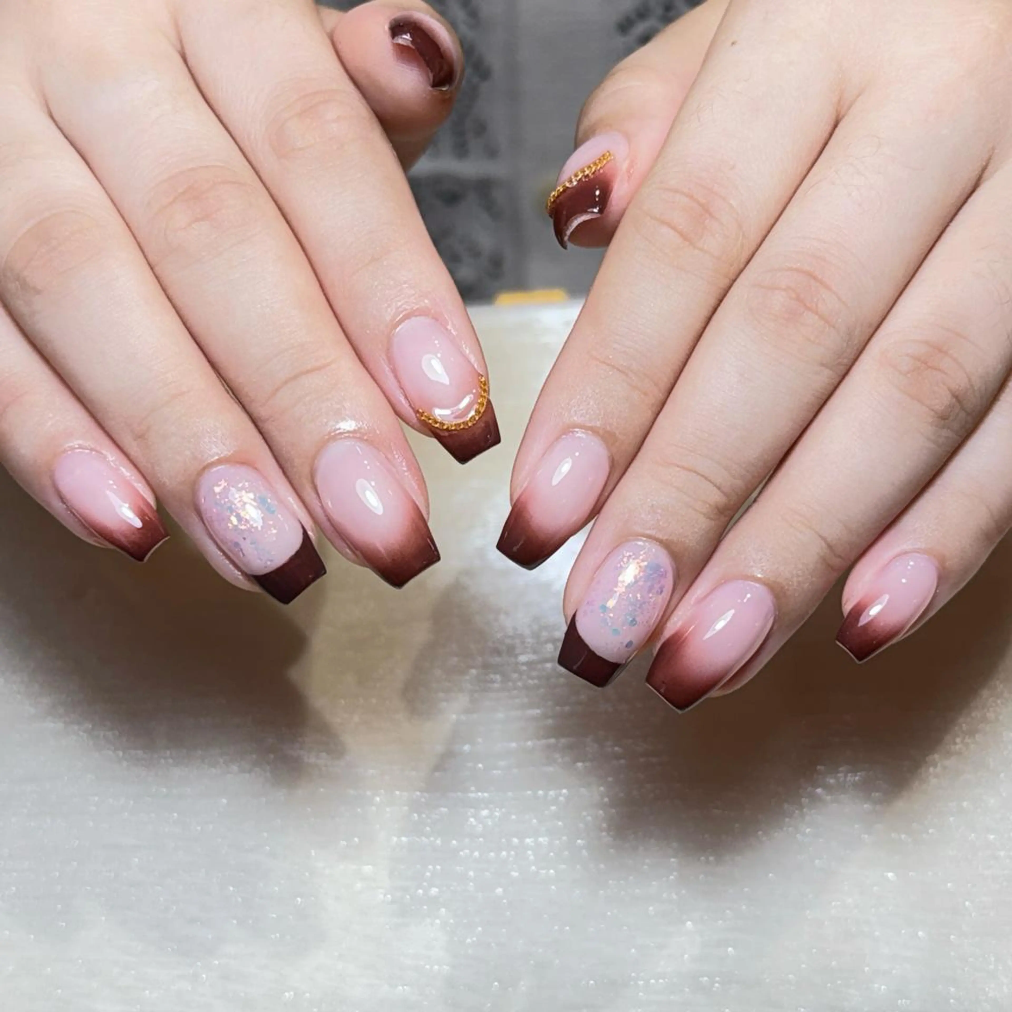 ミディアム ハンドネイル 💅 リリアのネイルデザイン
