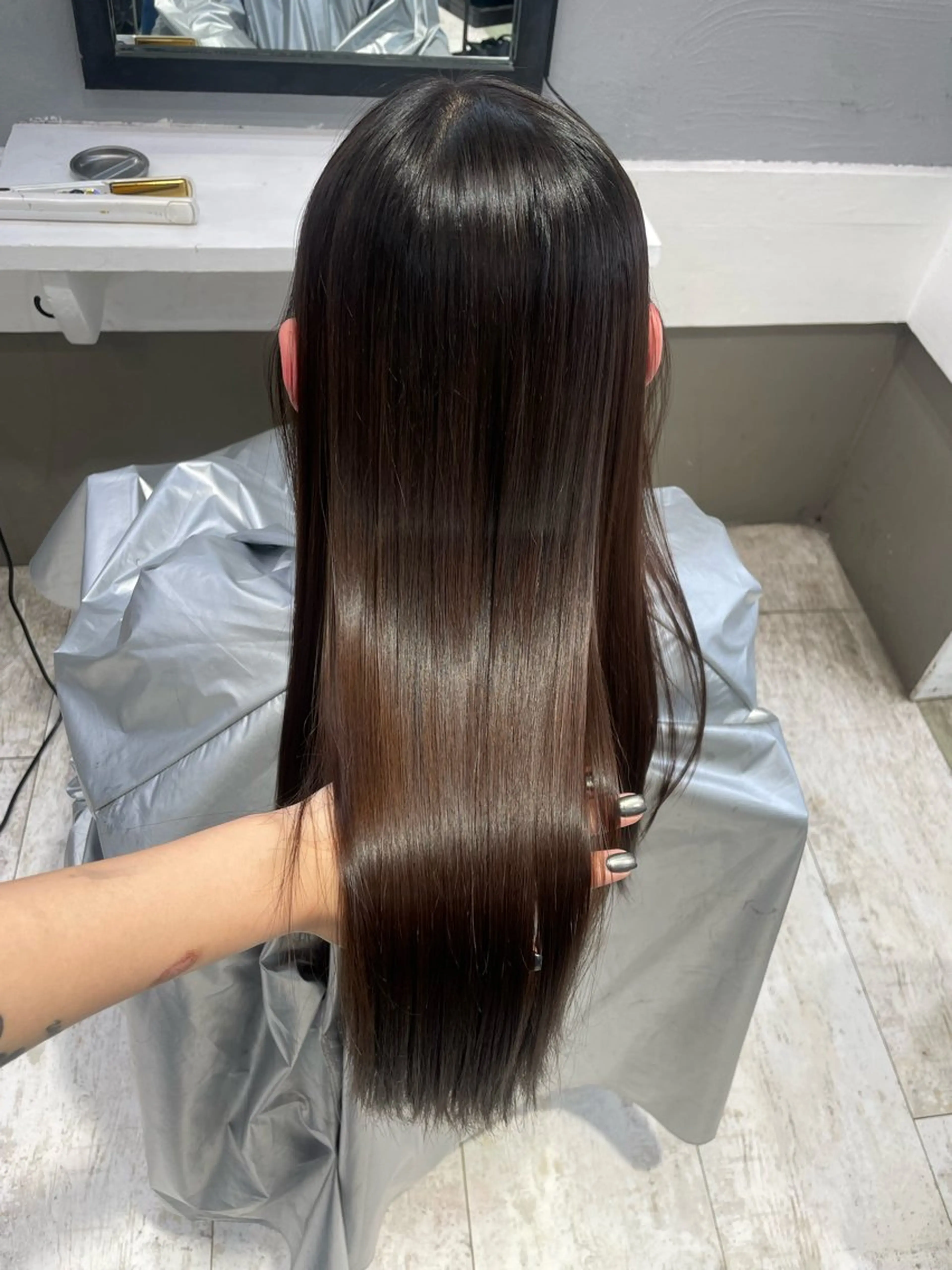 ロング カット 縮毛矯正 gisel エリナのヘアスタイル