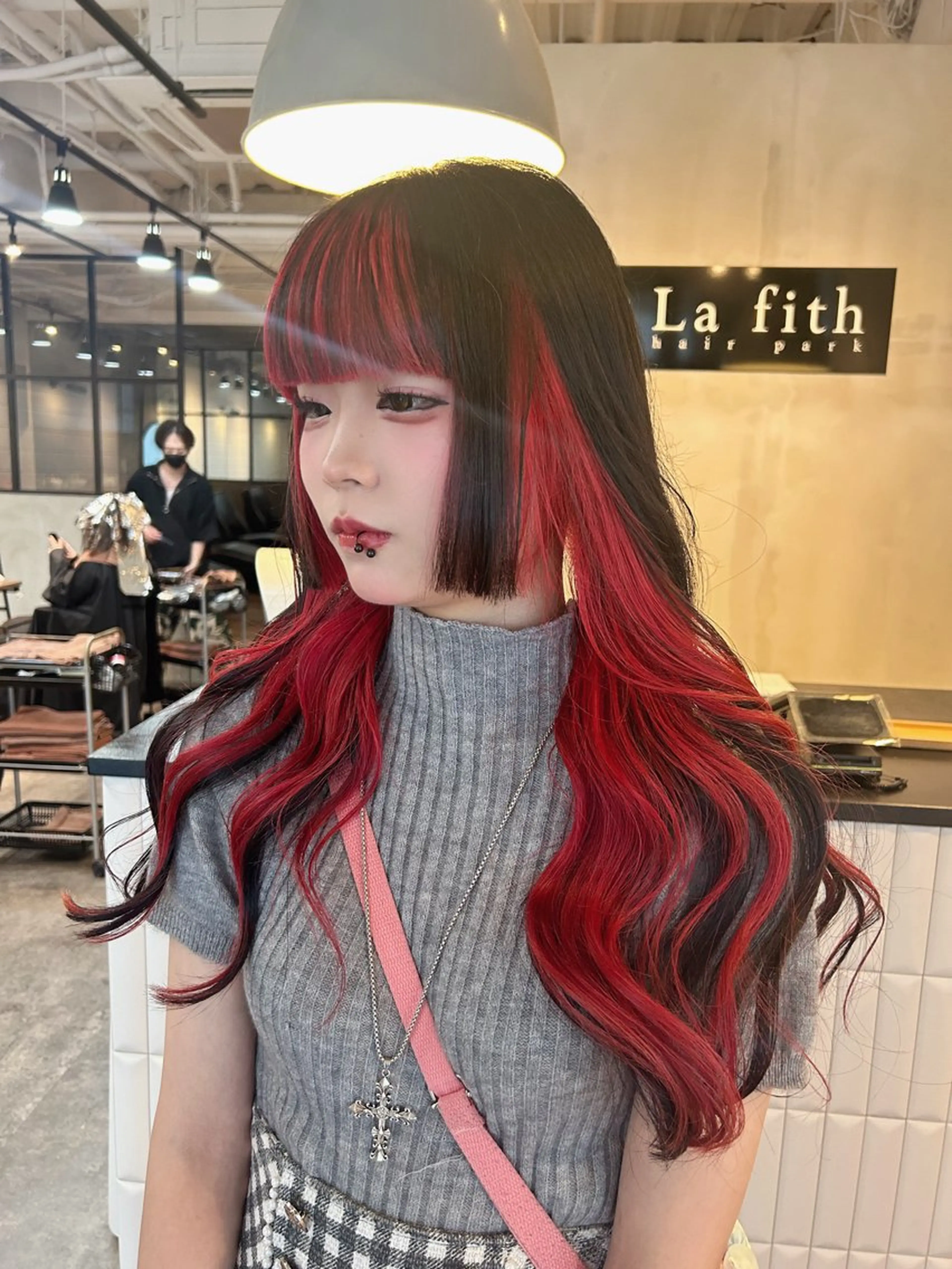 ロング カラー ブリーチ 木下 美優のヘアスタイル