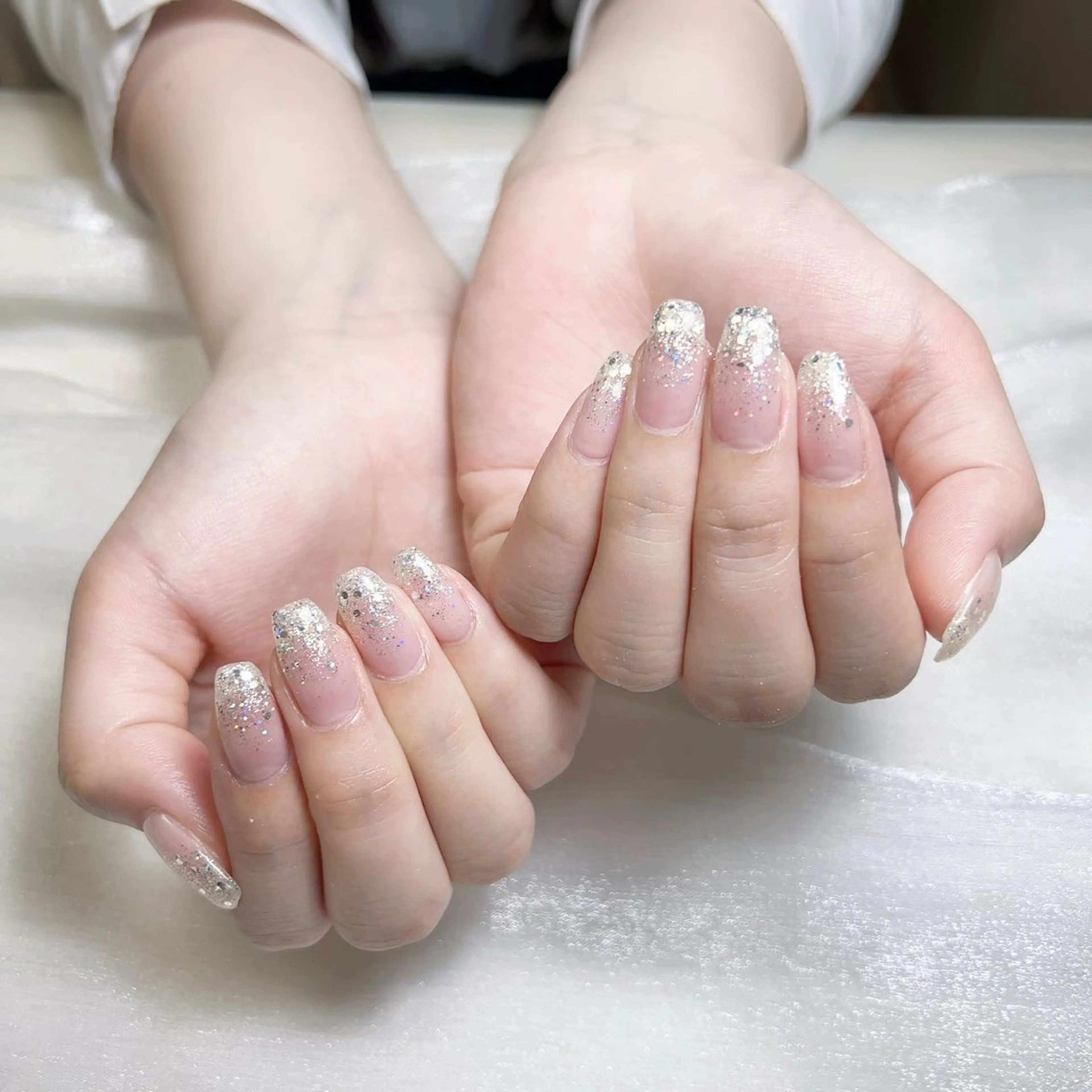 ネイル アートネイル オーロラネイル ガーリー キラキラネイル 韓国ネイル ハンドネイル Nail salon 木にいるのネイルデザイン