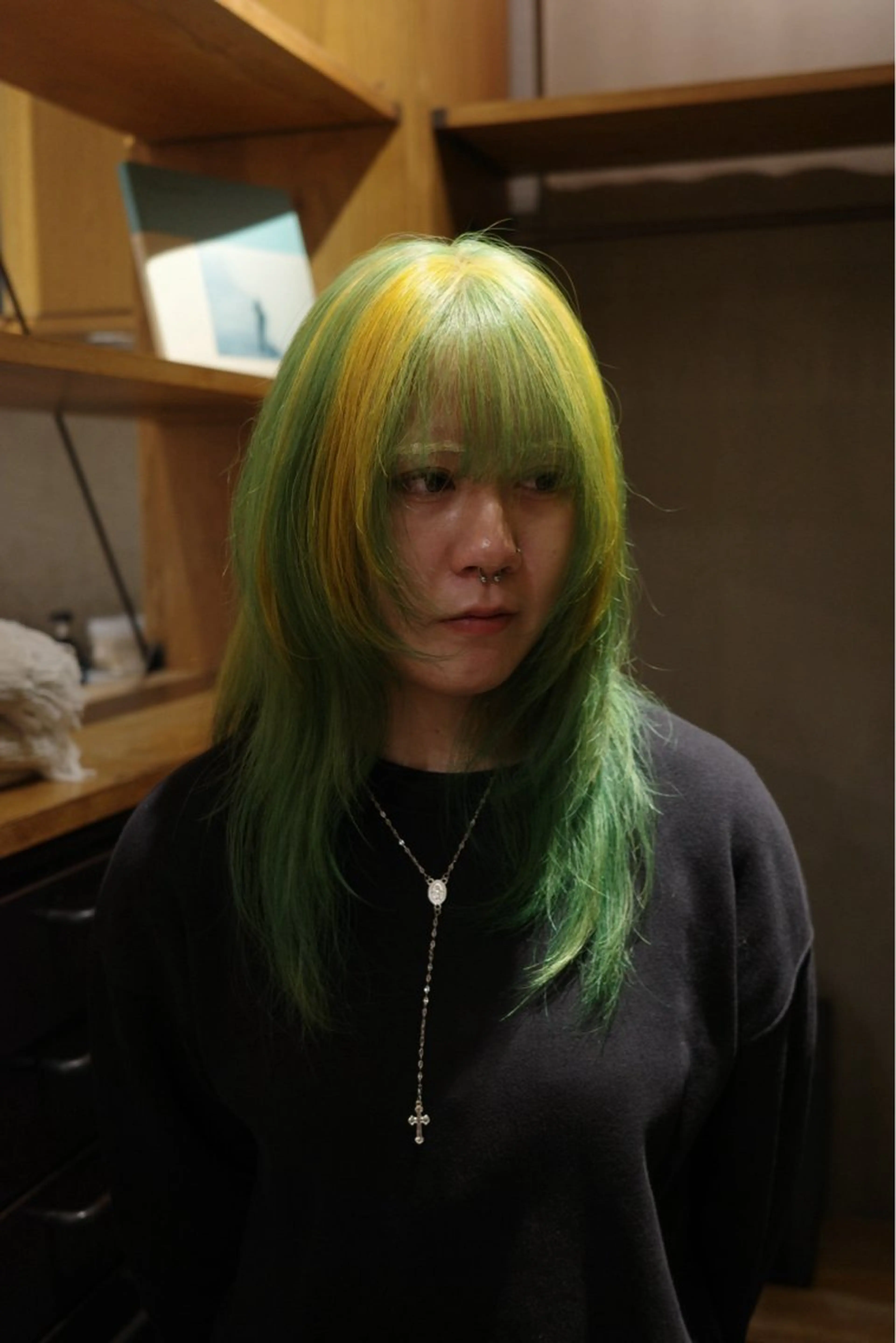 セミロング カラー 皆川 舜のヘアスタイル