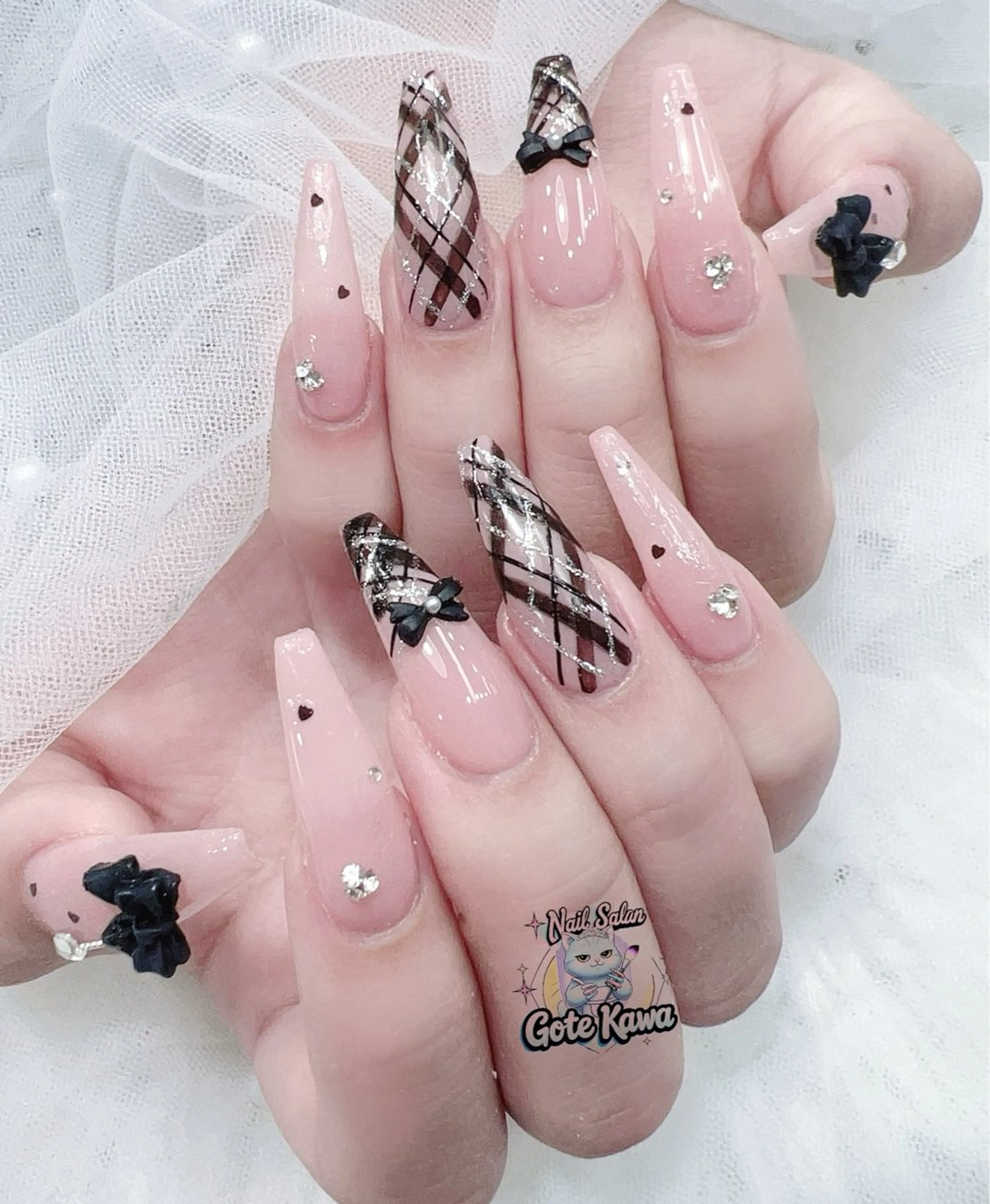 ネイル アートネイル キラキラネイル スカルプネイル ハンドネイル ハンドケア Gote Kawa nail salonのネイルデザイン