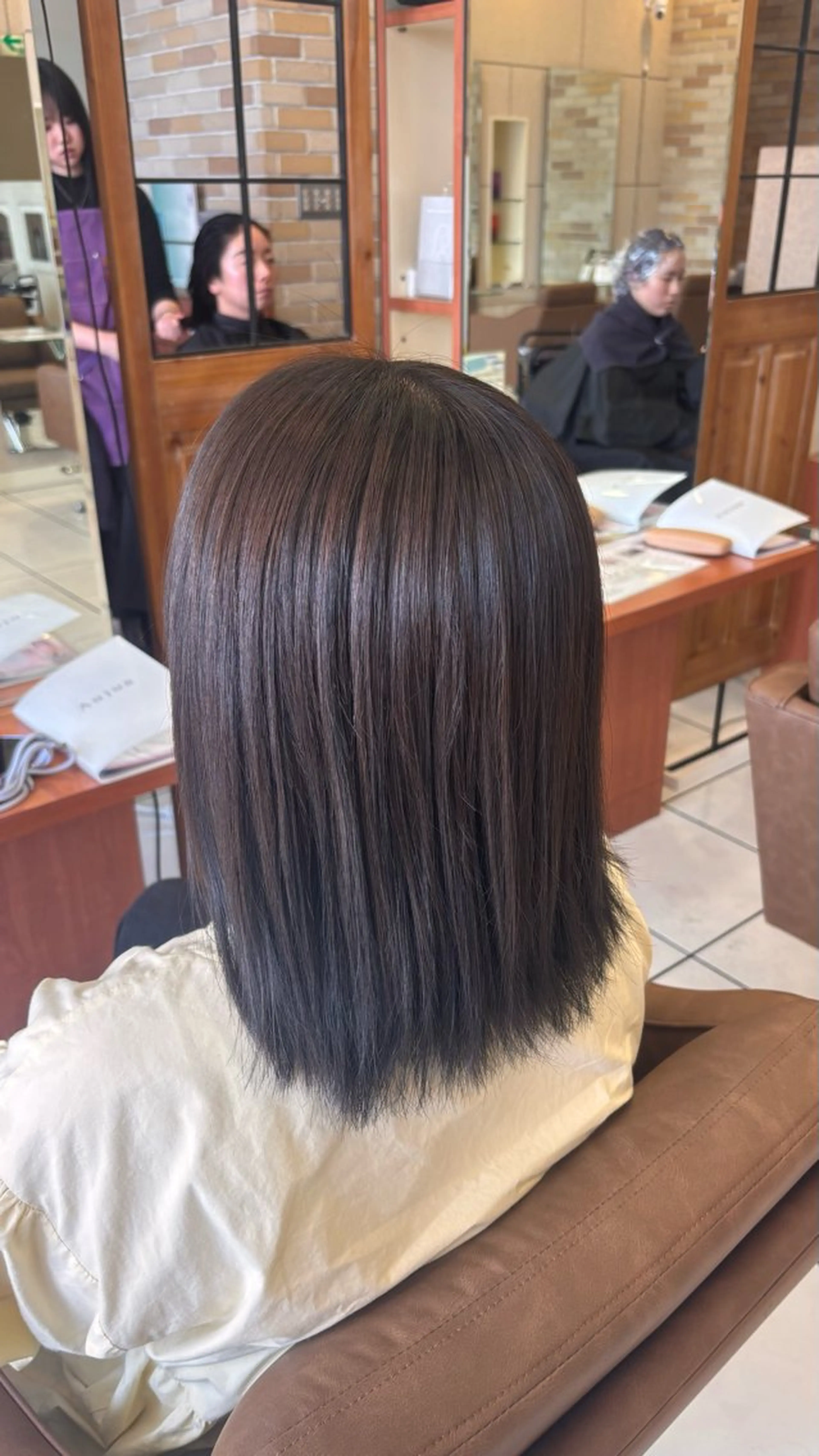 ミディアム カラー カット ヘアカラー 艶カラー  髪質改善 🍓苺奈のヘアスタイル
