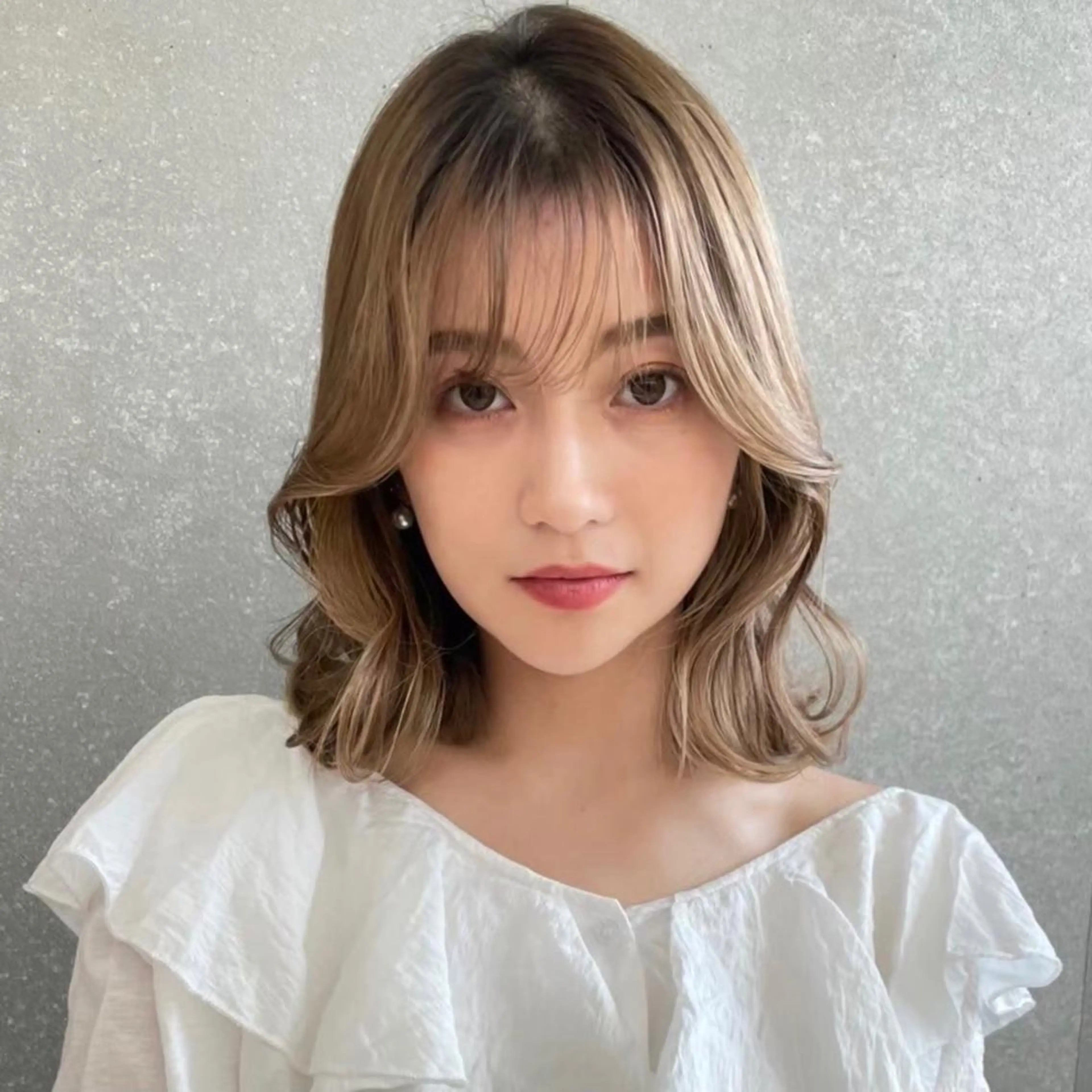 ミディアム カラー カット トリートメント レイヤー🤍 ベージュ🤍　聖奈のヘアスタイル