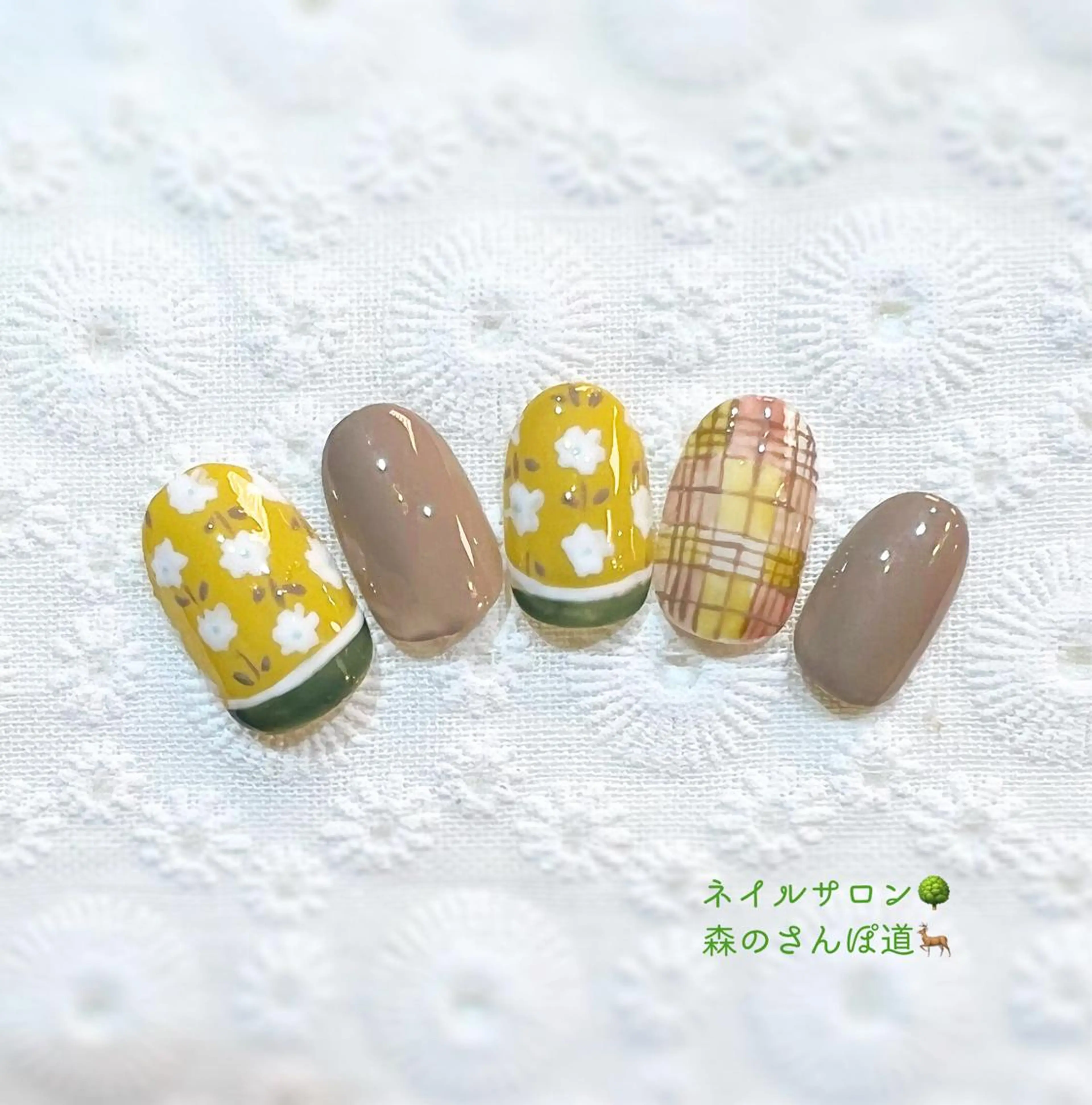 ネイル ハンドネイル ショートネイル 森のさんぽ道のネイルデザイン