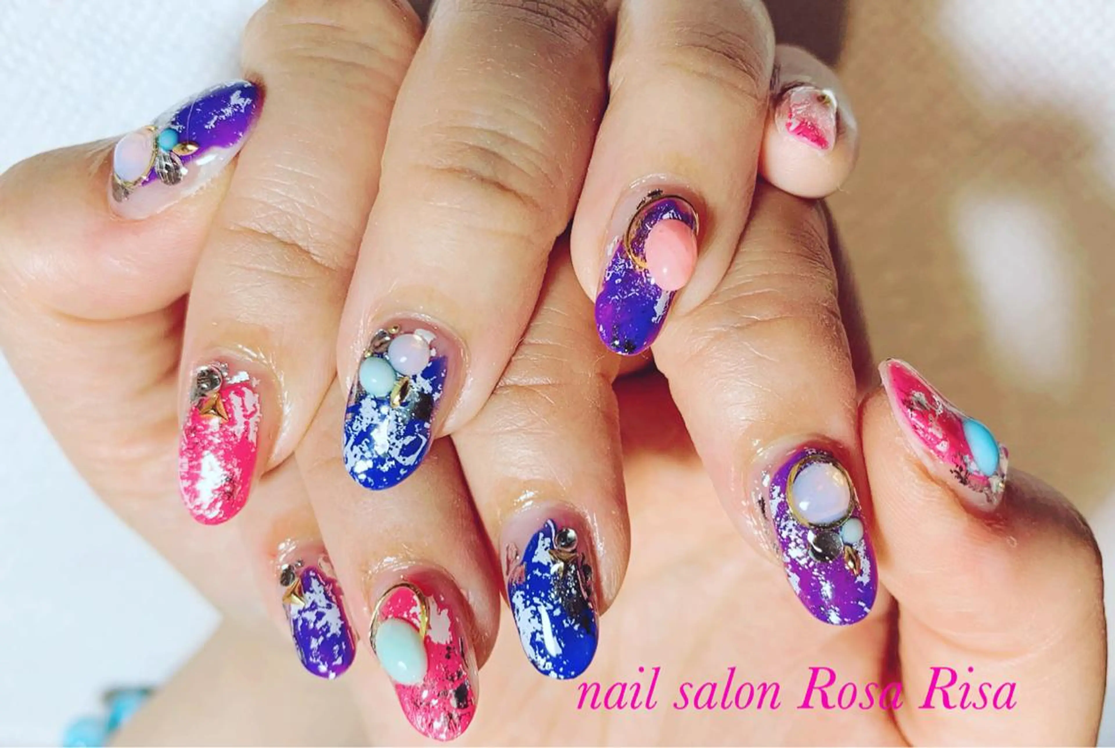 ミディアム ネイル ネイルスタジオ シェイクユアハンズのネイルデザイン