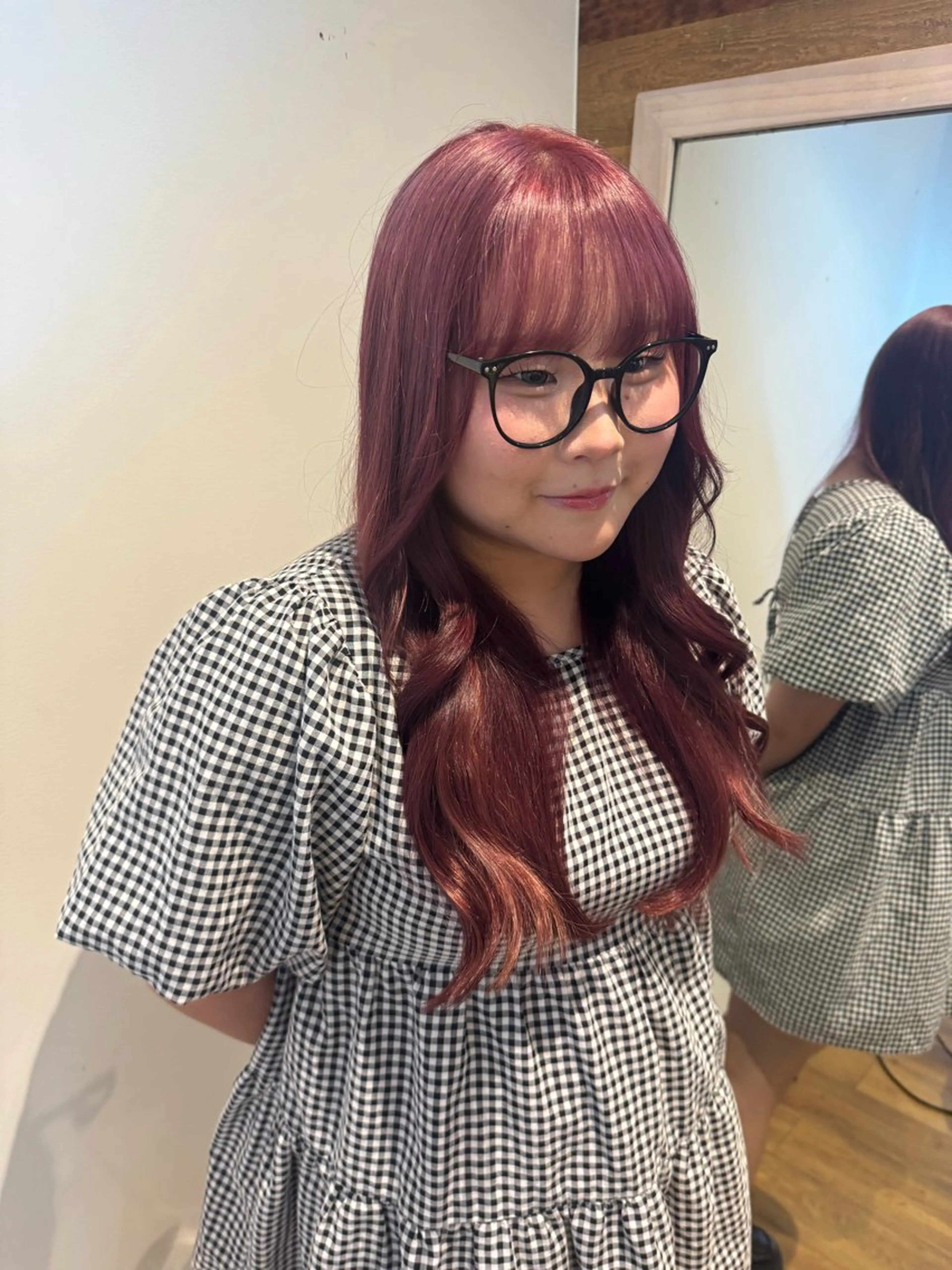 ロング ピンクブラウン 吉留 文月のヘアスタイル