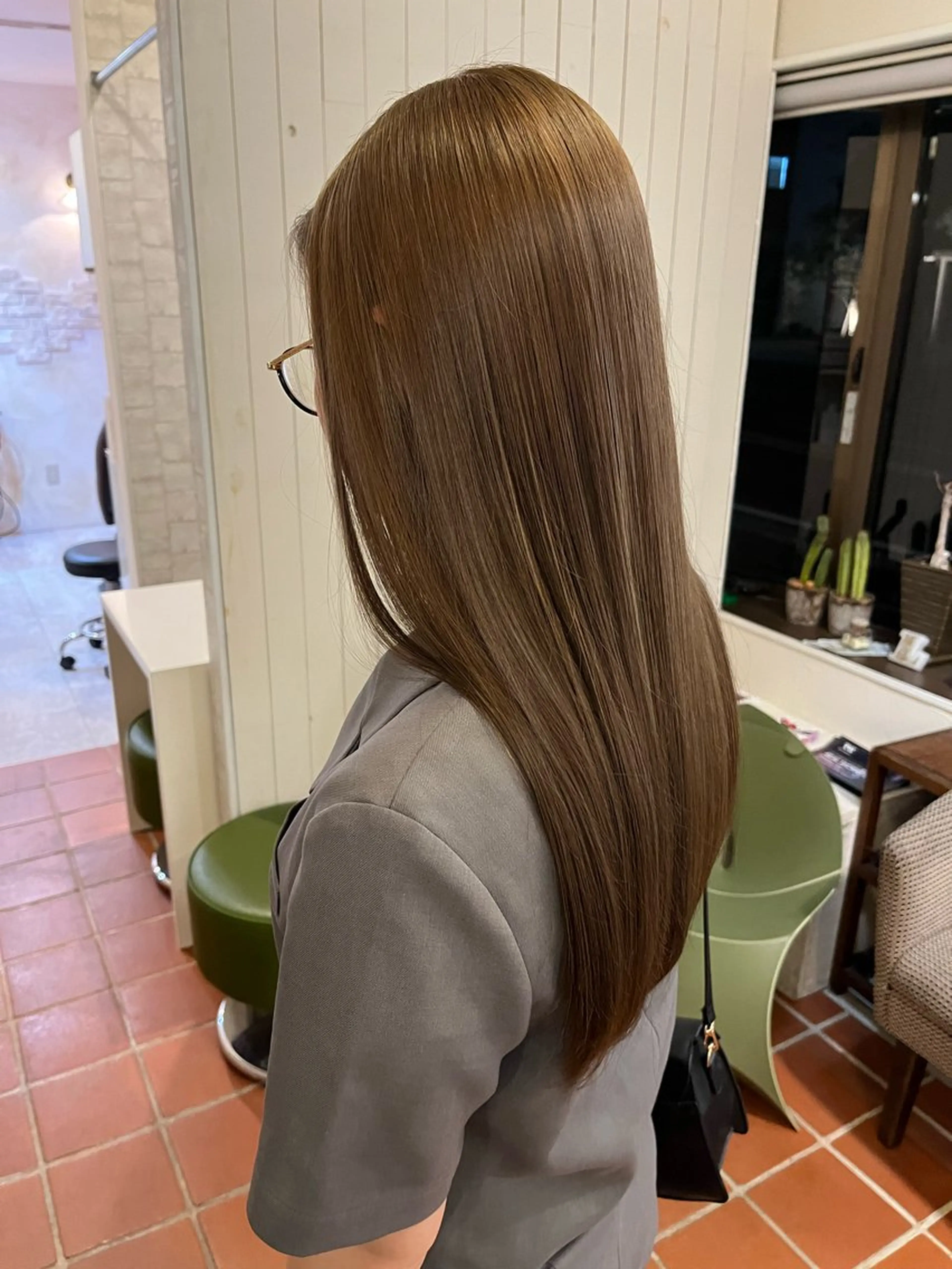 ロング カラー ベージュカラー ブリーチ 透明感カラー ブリーチなしカラー Lita./ 大賀ひかり🧁🫧のヘアスタイル