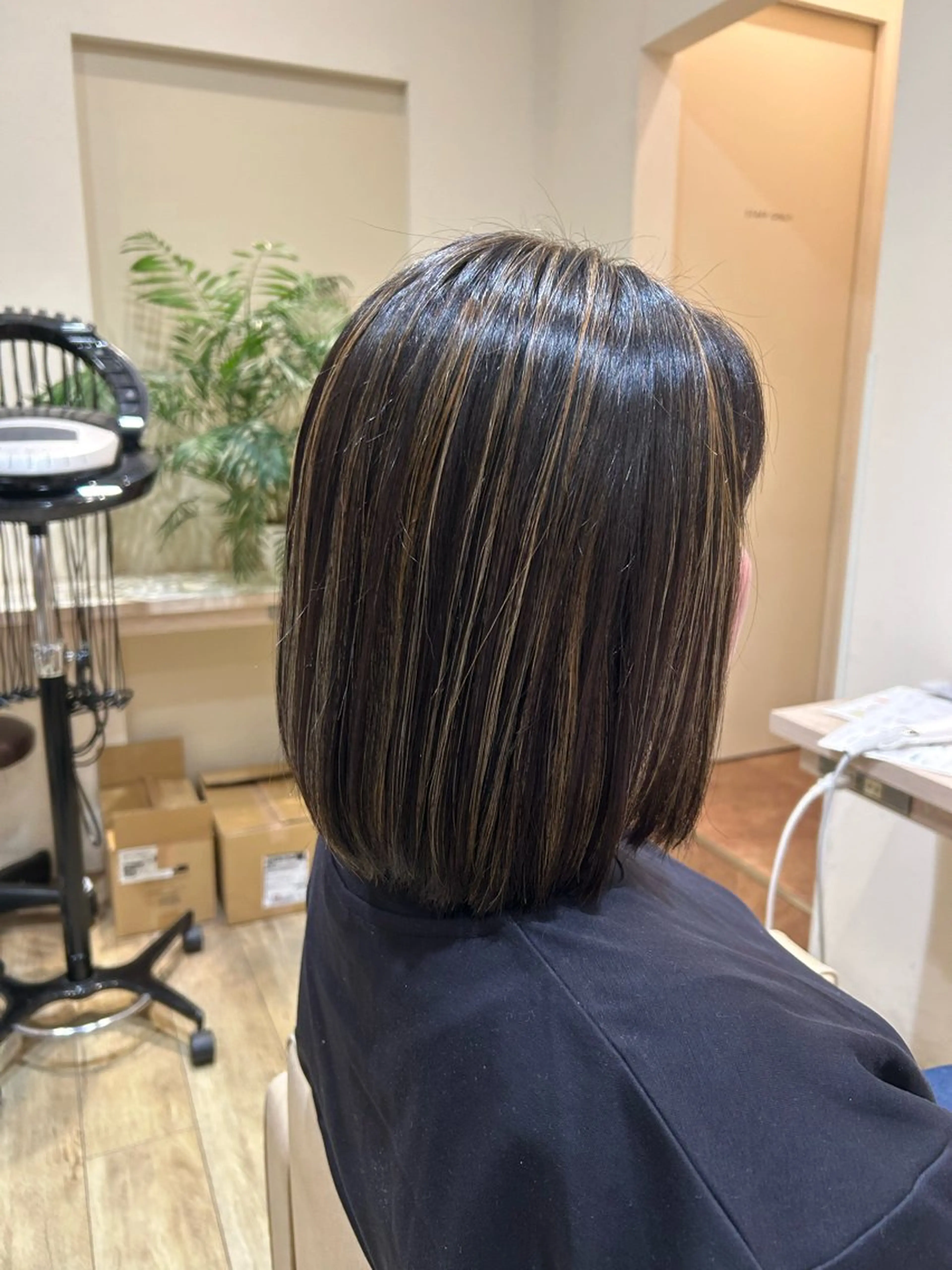 ミディアム カラー ハイライトカラー ハイライト 武井 哉子のヘアスタイル