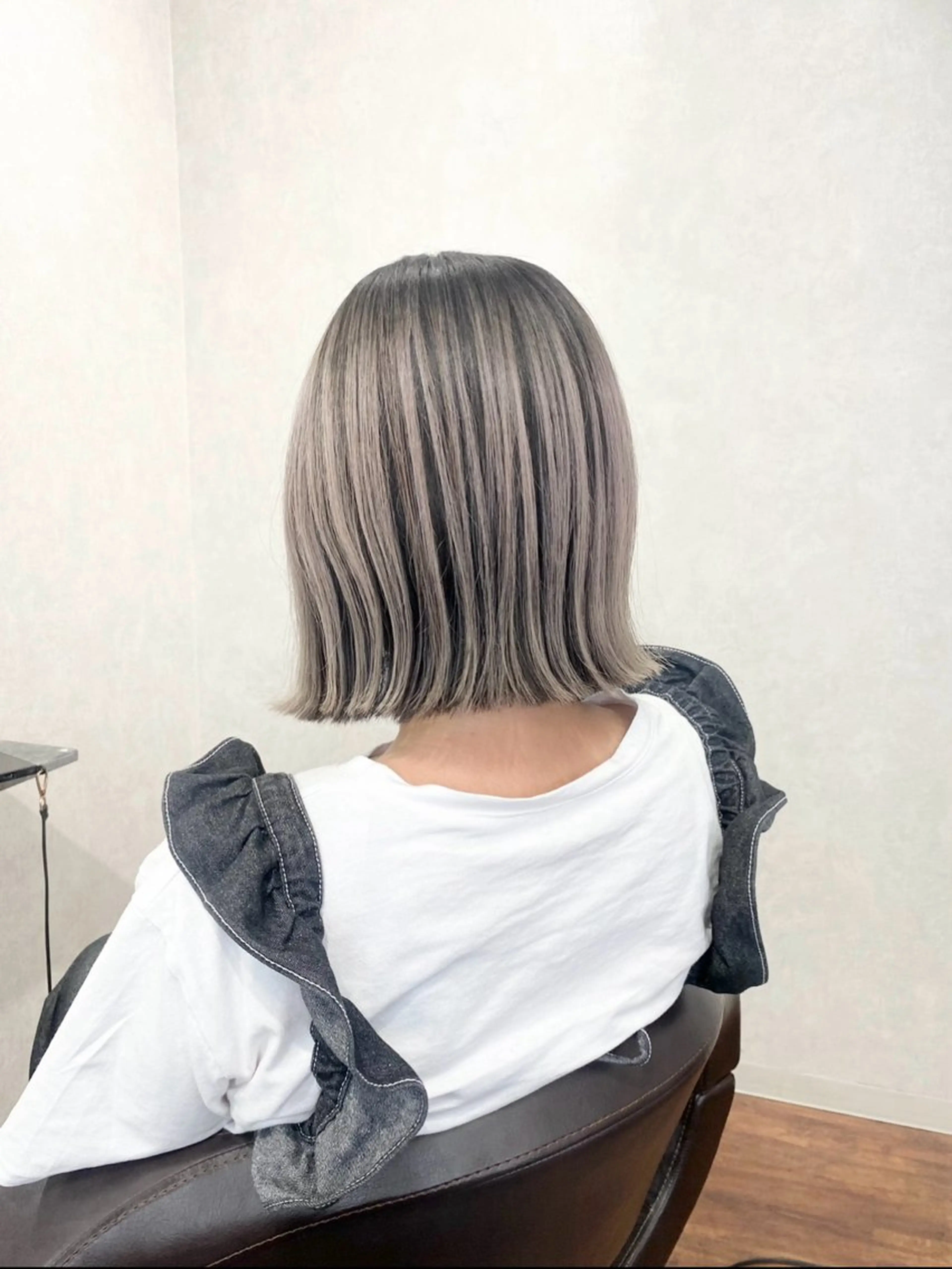 ミディアム _White所属・ＳＨＩ ＺＵのヘアスタイル