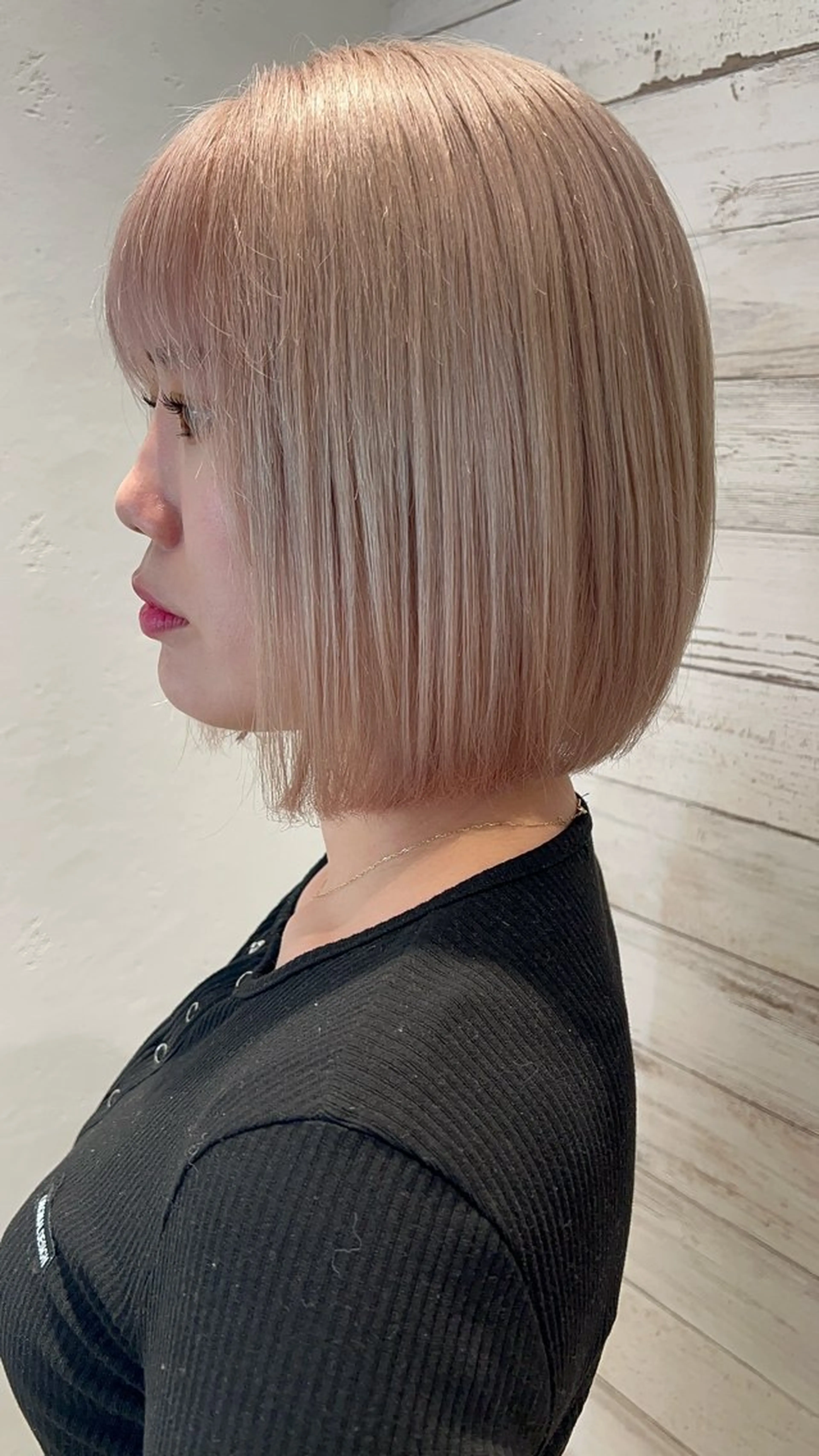 ショート カラー ベージュカラー ミルクティーベージュ ボブ 松本 明日可のヘアスタイル