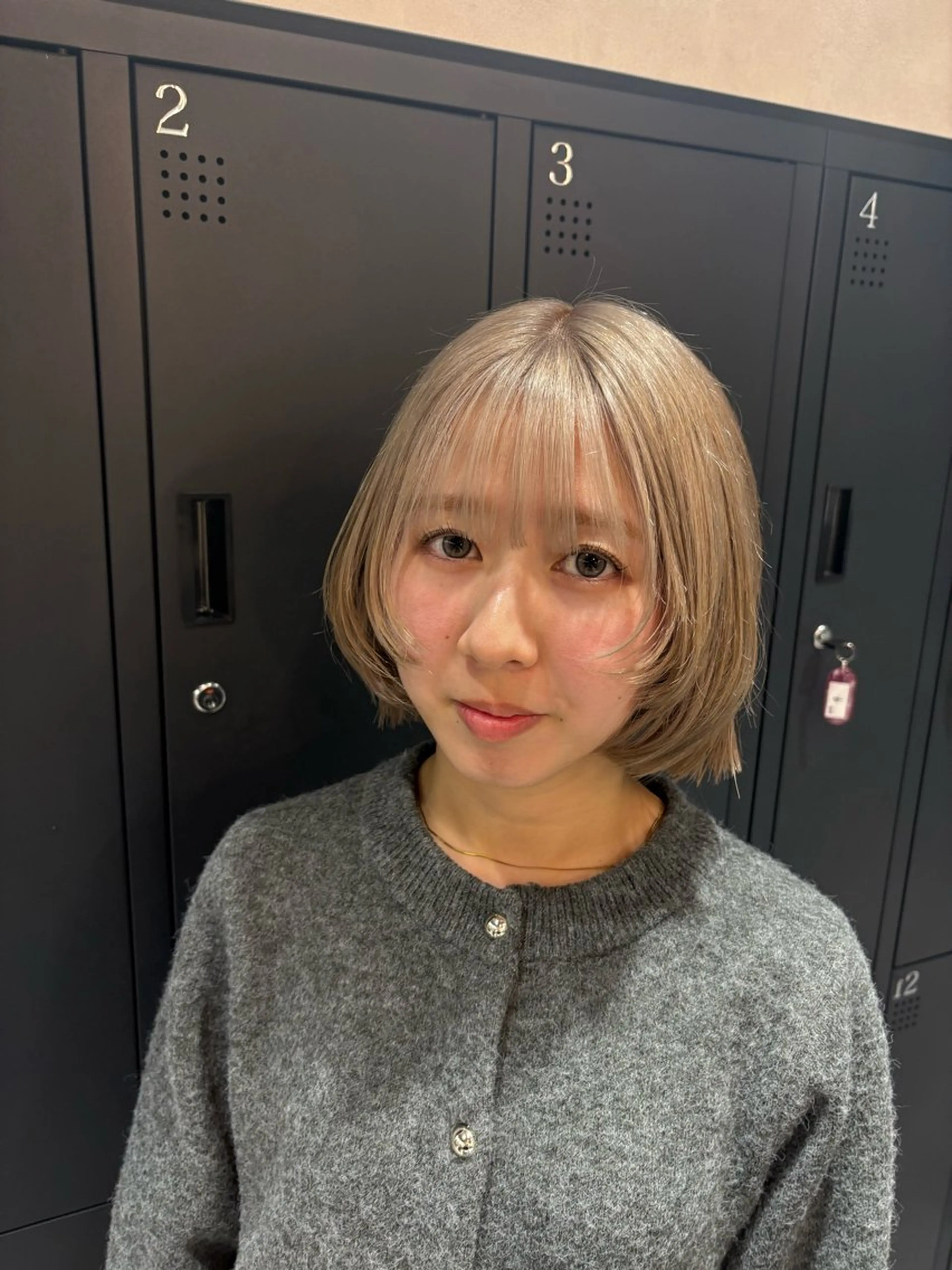 ショート カラー ベージュカラー ホワイトベージュ レイヤーカット ヘアカラー 茅ヶ崎/ハイトーン/ Ramuのヘアスタイル