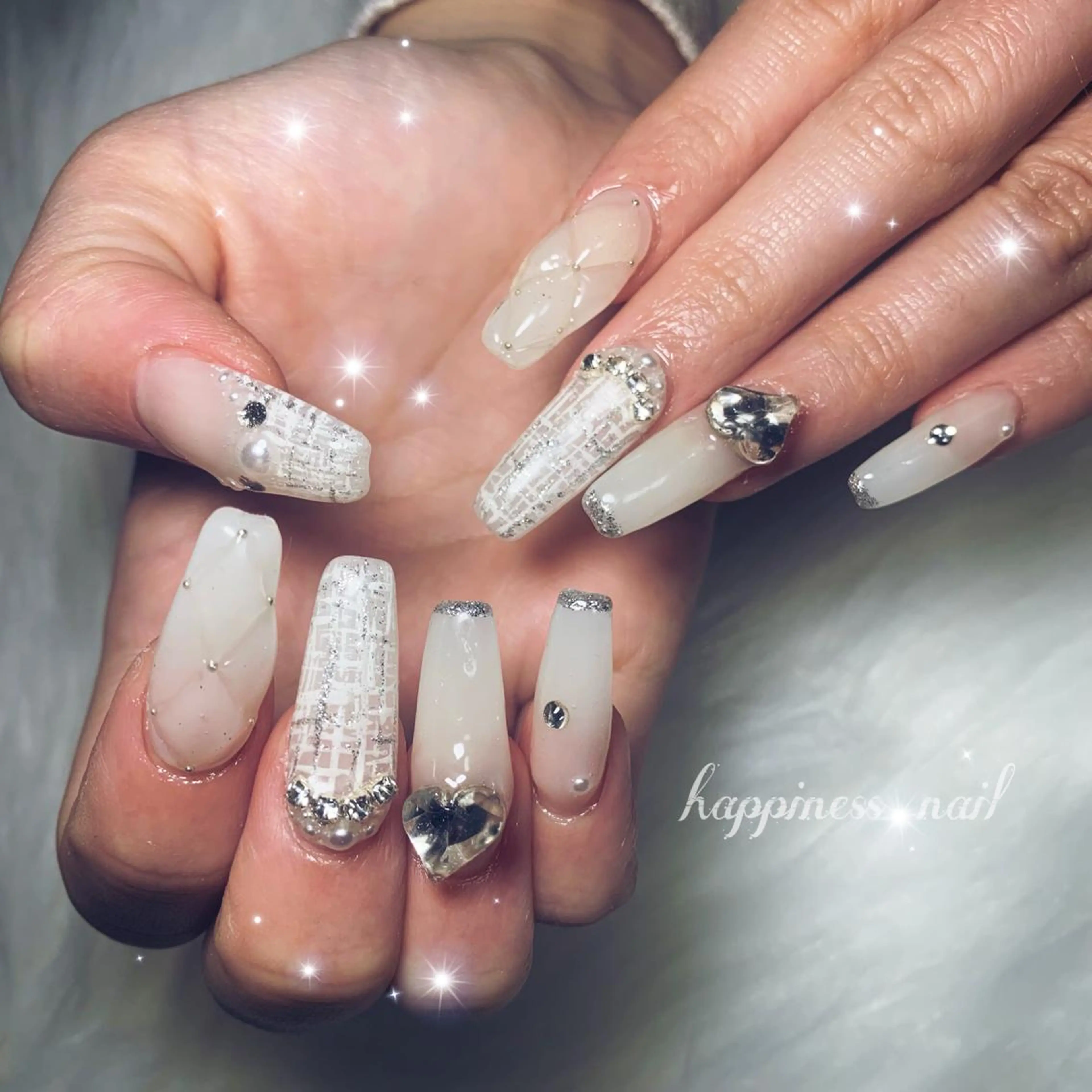 ネイル ロングネイル スカルプネイル ホワイト happiness nailのネイルデザイン