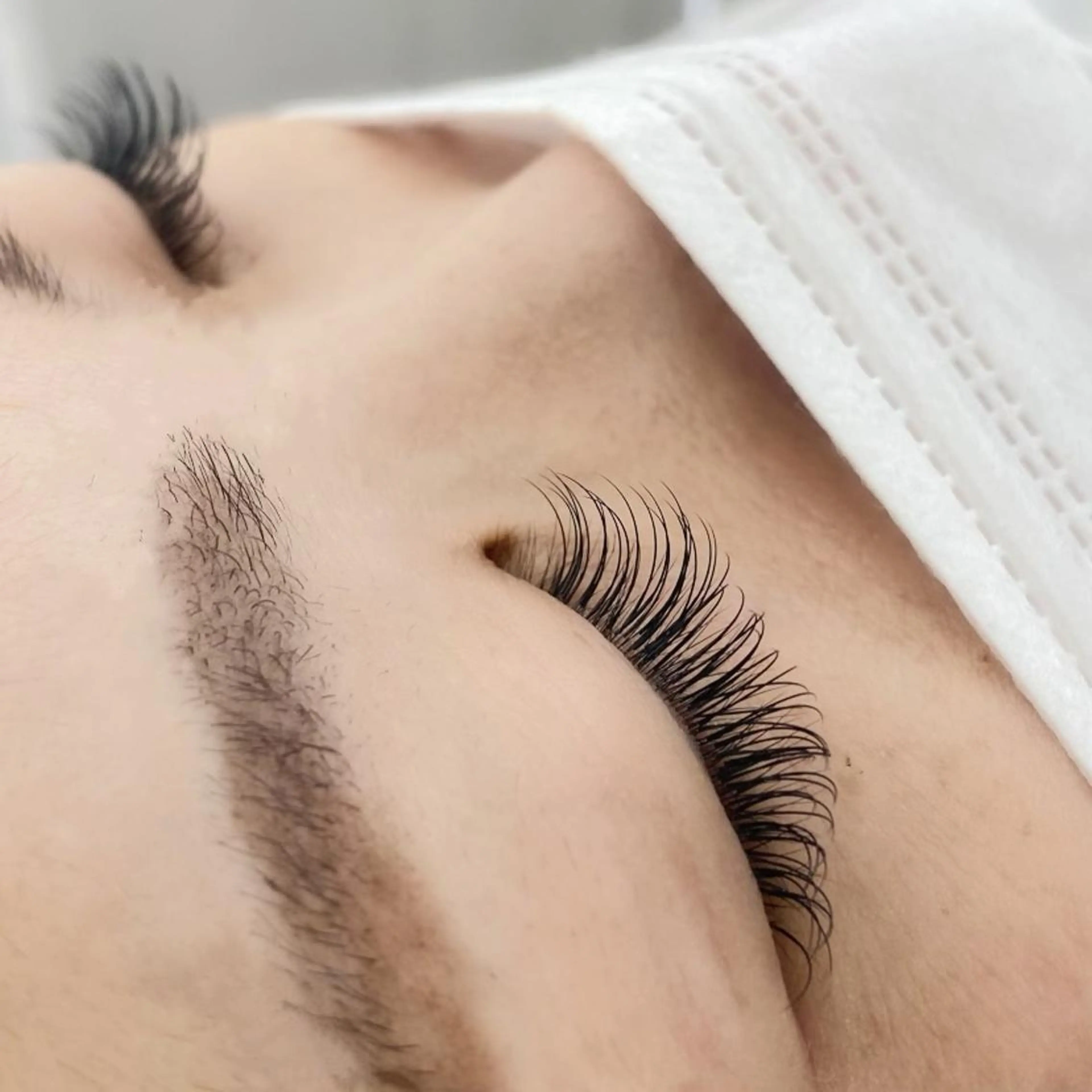 マツエク・マツパ フラットラッシュ WHITE EYE 🦋松島の眉毛・アイブロウイメージ