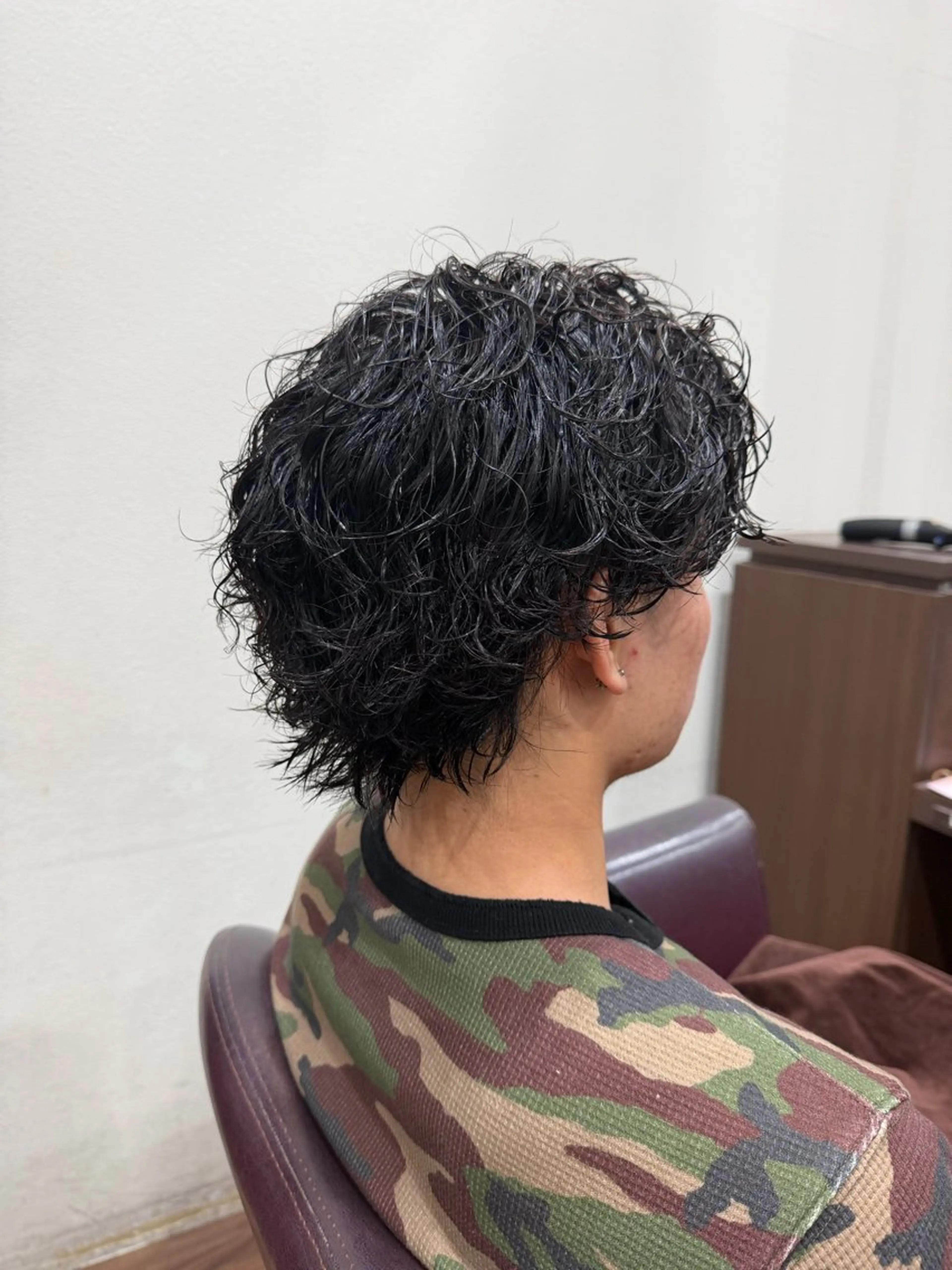 パーマ メンズ メンズパーマ ツイストスパイラルパーマ メンズウルフカット ウルフカット スパイラルパーマ カット パーマ 仲井 充のヘアスタイル