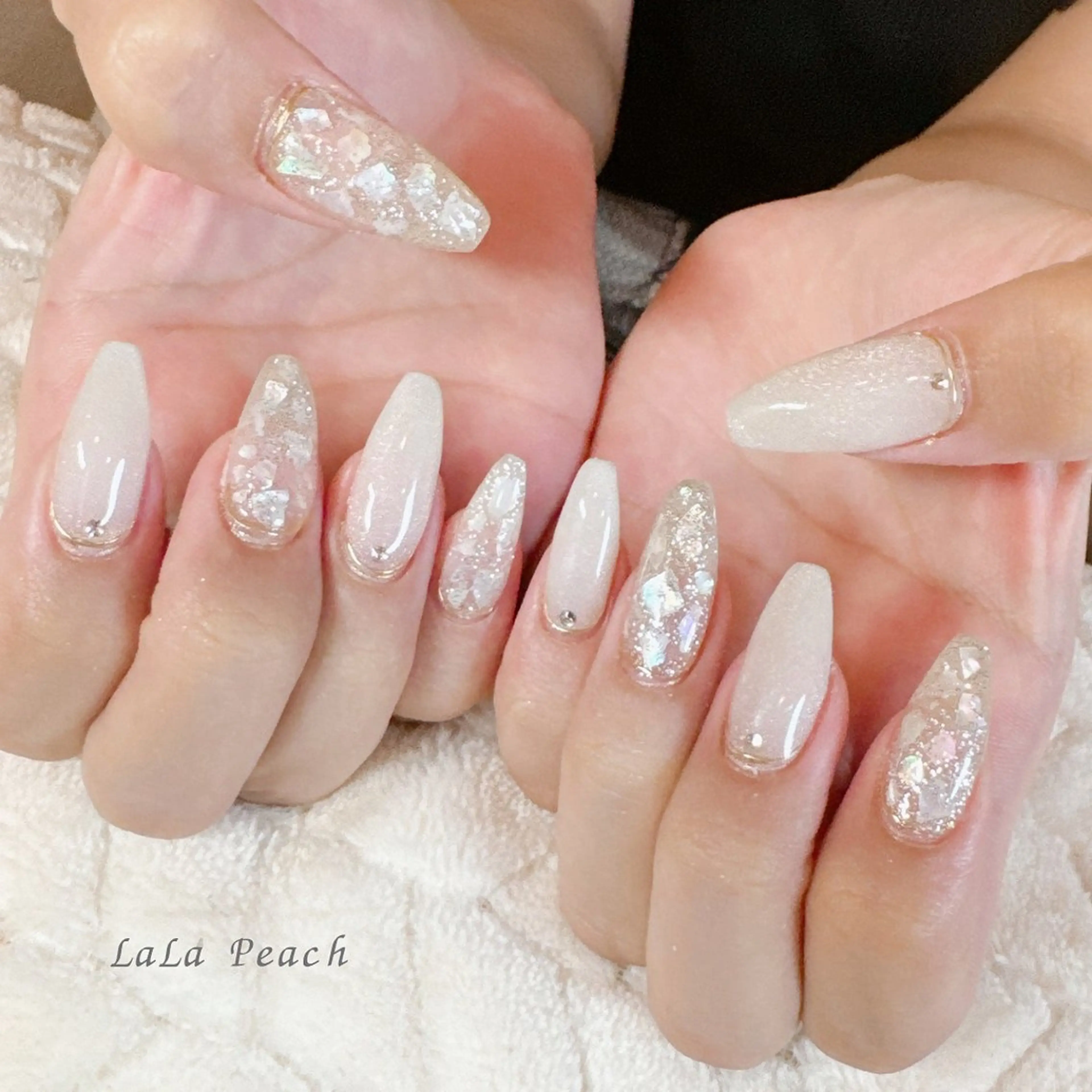 ネイル ジェルネイル ラメ(グリッター) マグネットネイル 夏ネイル ホワイト ハンドネイル LaLa Peach 福岡のマツエク・マツパデザイン