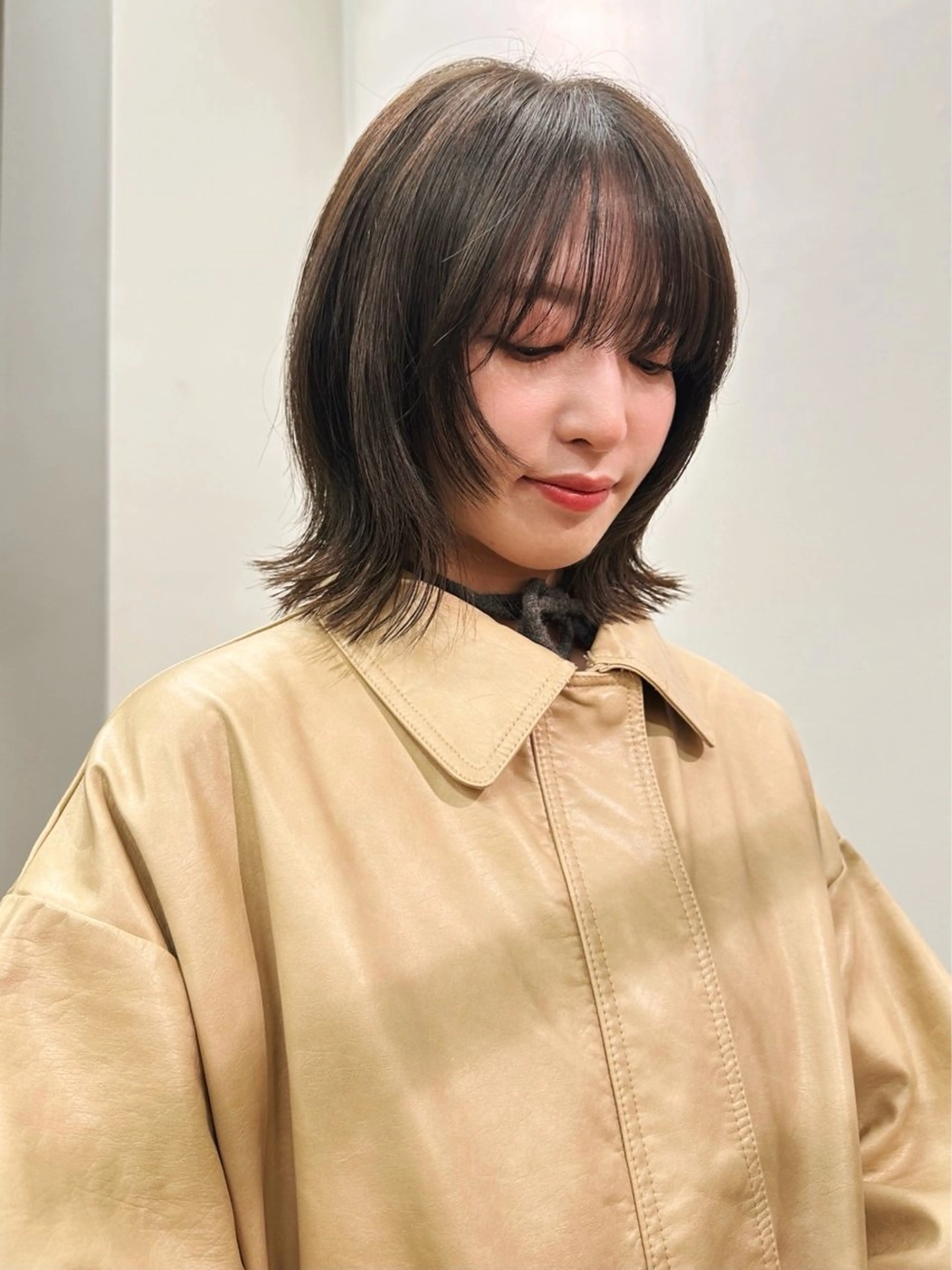 ミディアム カラー ベージュカラー オリーブベージュ ヘアカラー 金子 詞音のヘアスタイル