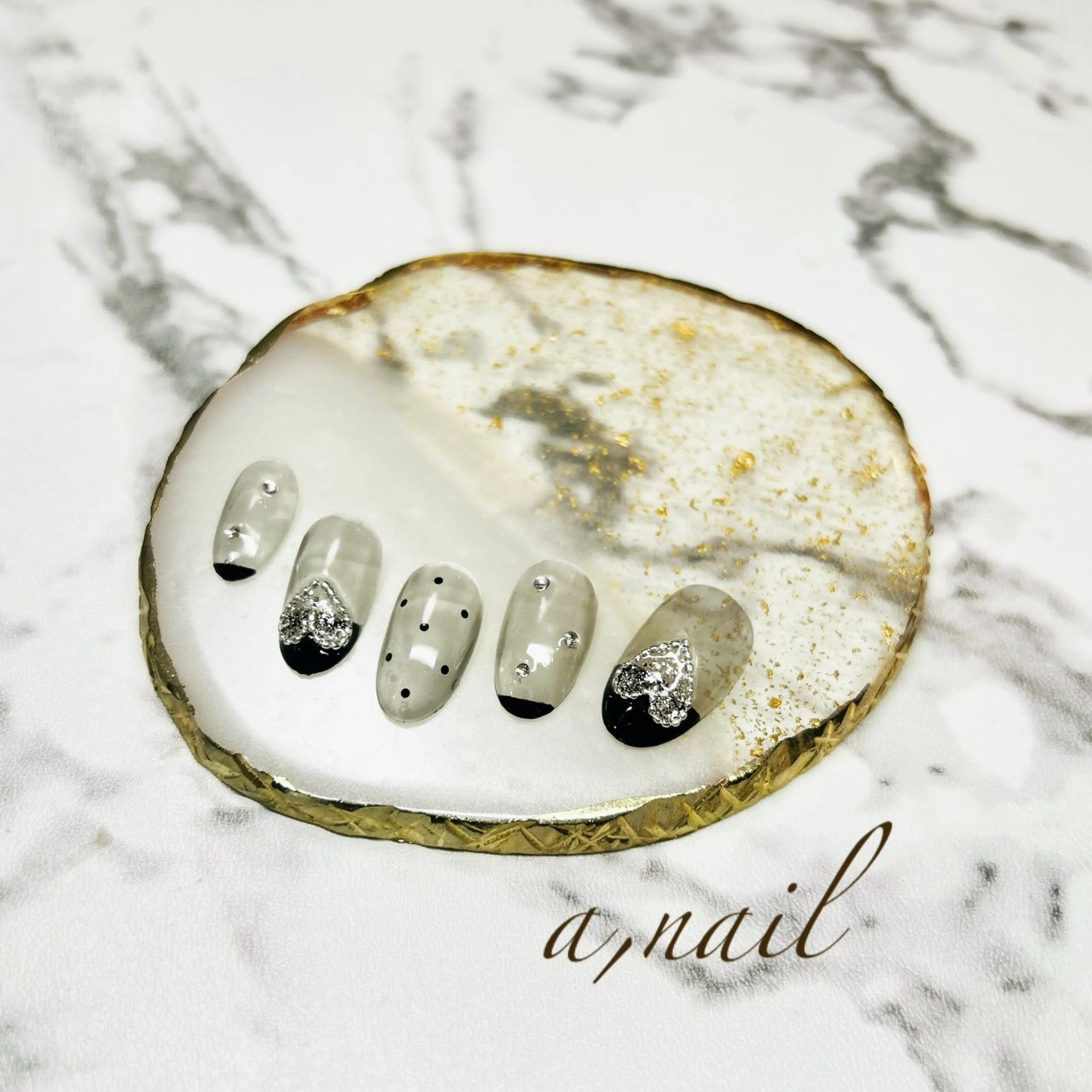 ネイル ドット フレンチネイル ハート キラキラネイル ワンホンネイル ハンドネイル ネイルサロン エーネイルのネイルデザイン